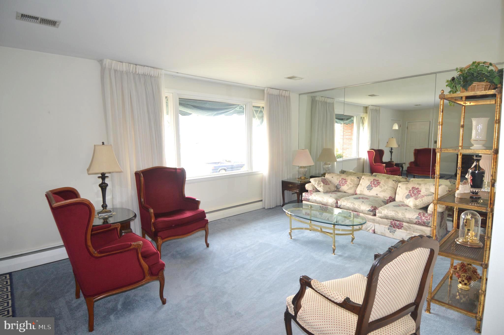 HARWOOD MANOR - Residential