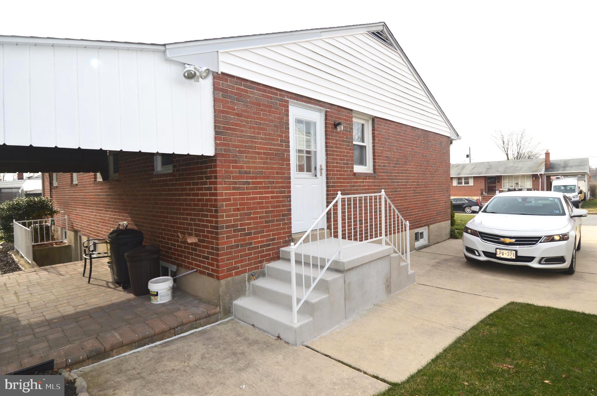 HARWOOD MANOR - Residential