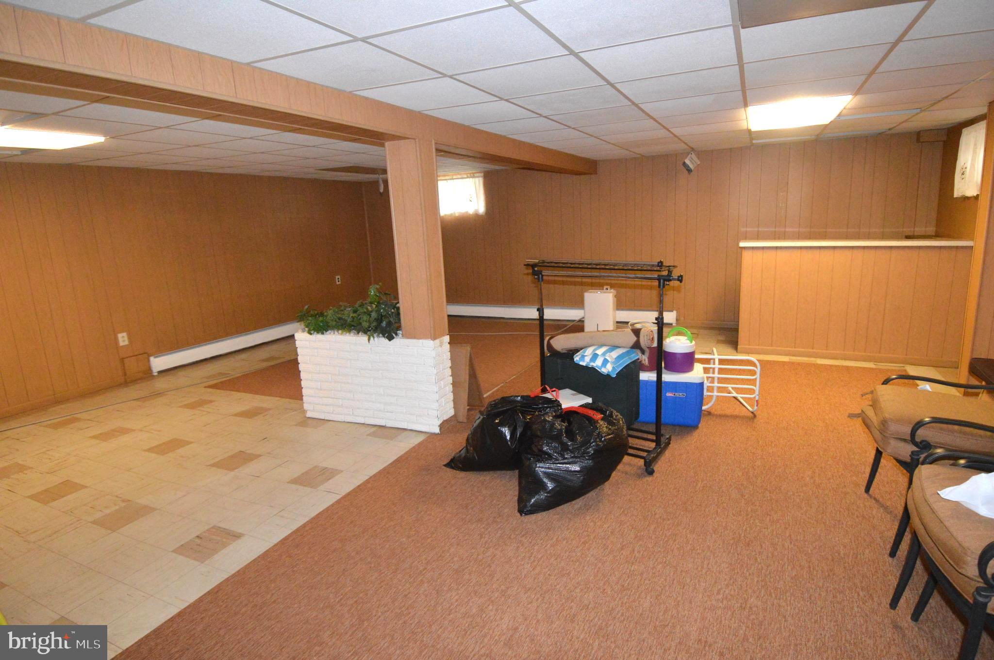 HARWOOD MANOR - Residential