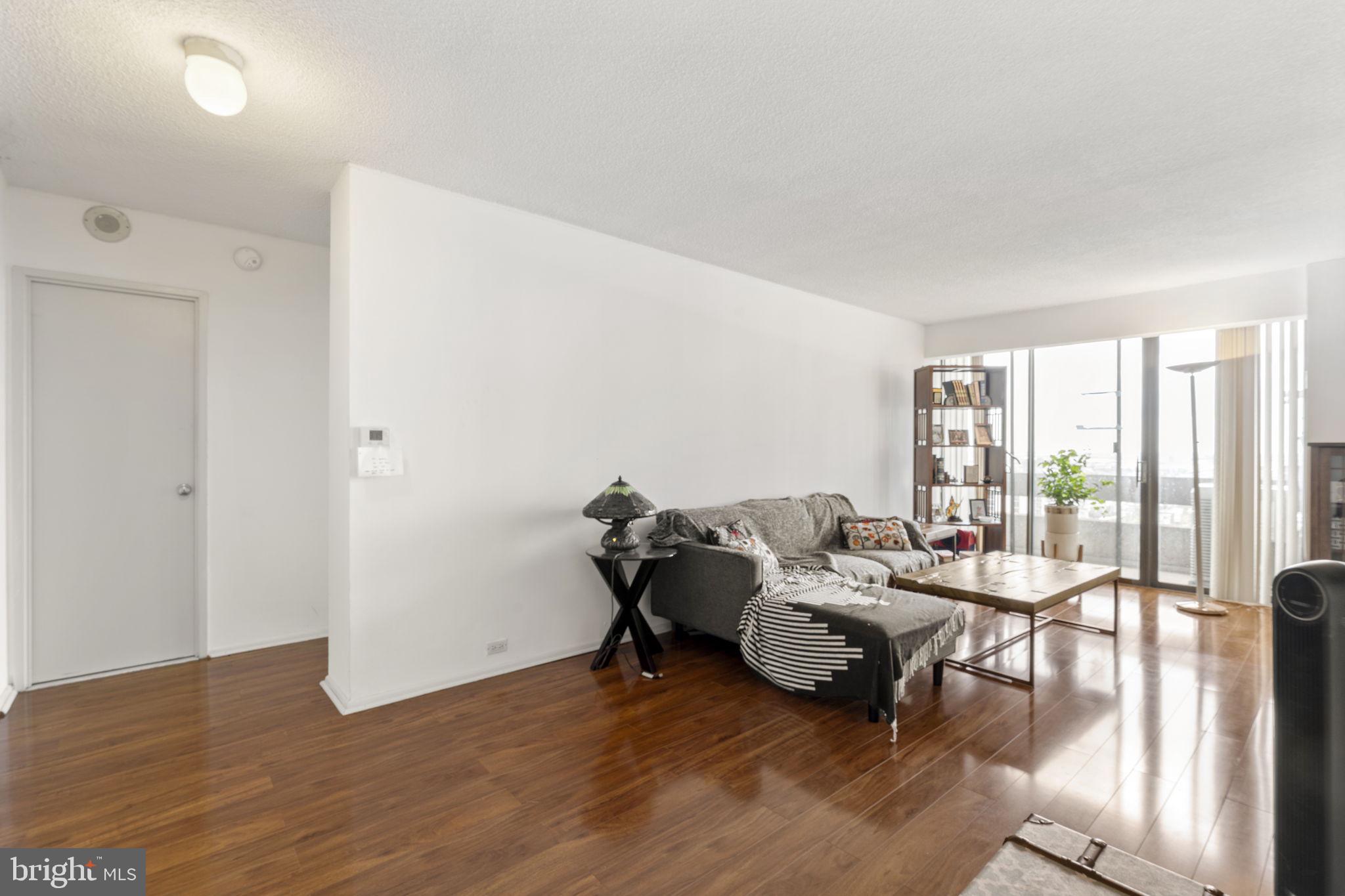 WASHINGTON SQ WEST - Residential