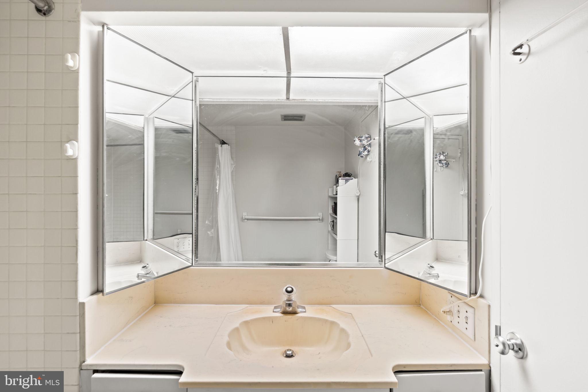 WASHINGTON SQ WEST - Residential