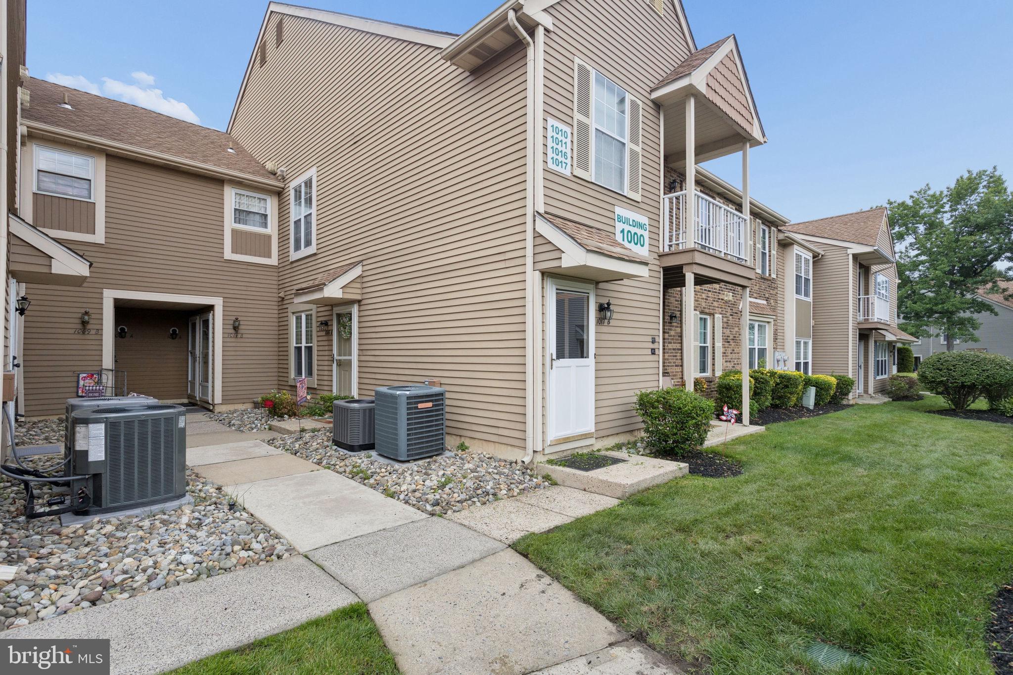 1017 SCOTSWOOD COURT B