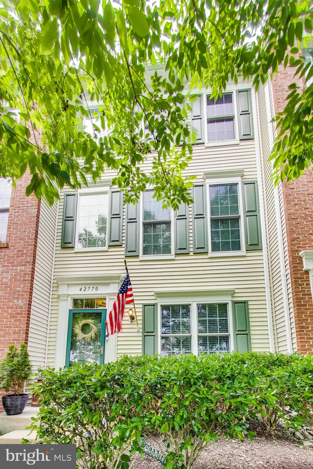 AMBERLEA AT SOUTH RIDING - Residential Lease