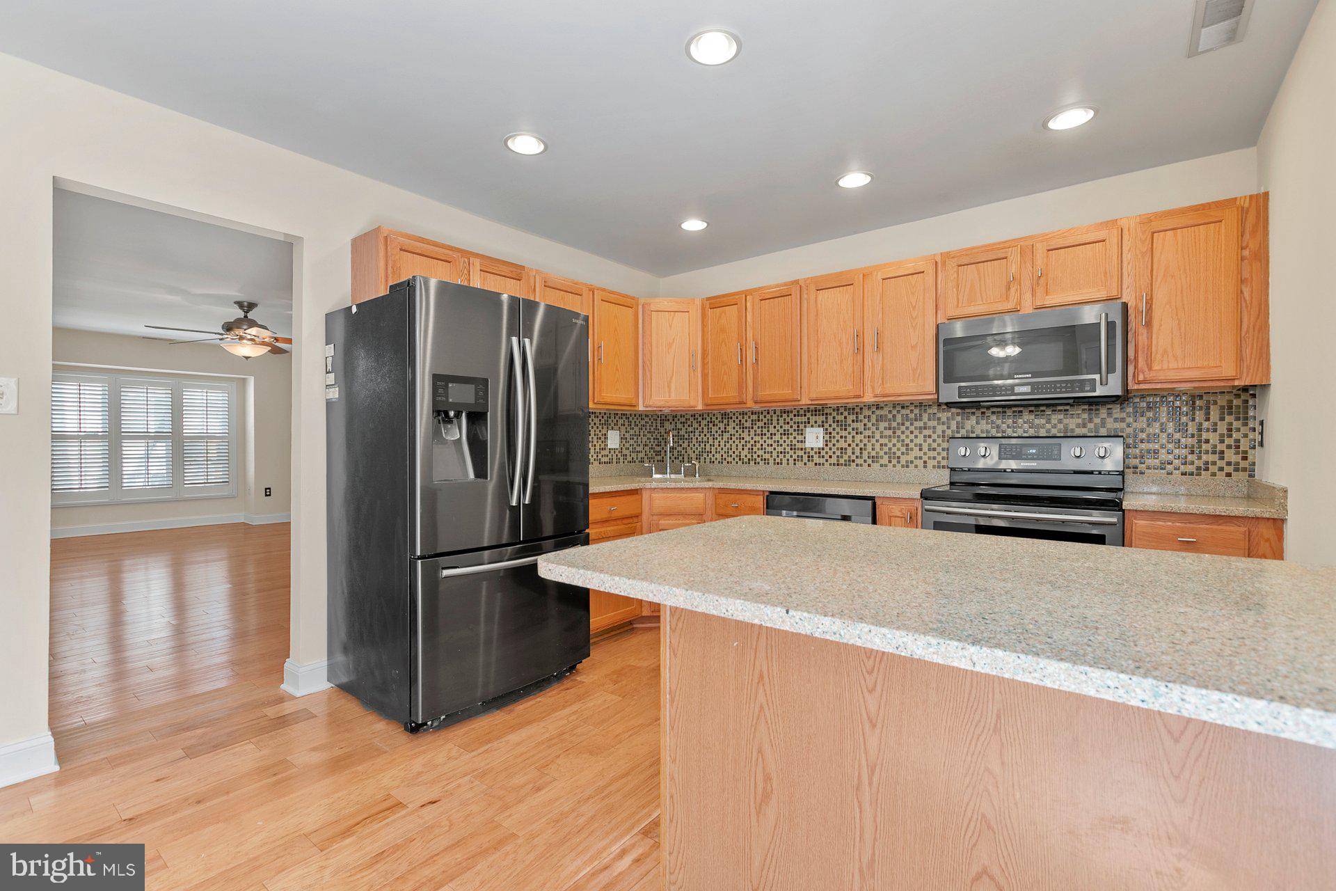 CROFTON MEWS CONDO - Residential