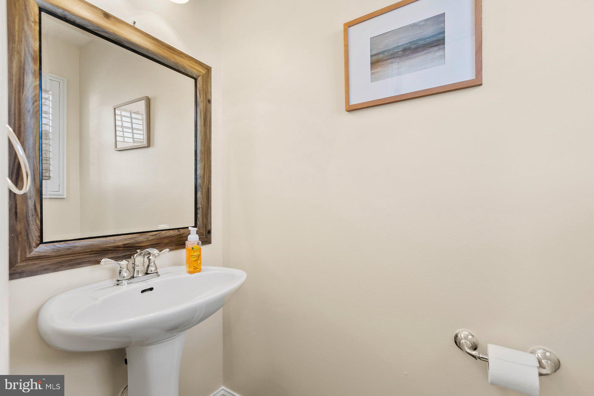 CROFTON MEWS CONDO - Residential