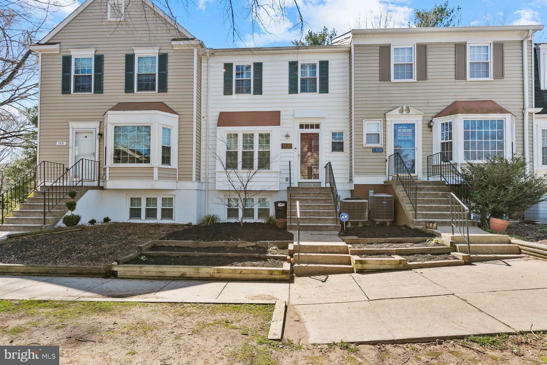 CROFTON MEWS CONDO - Residential