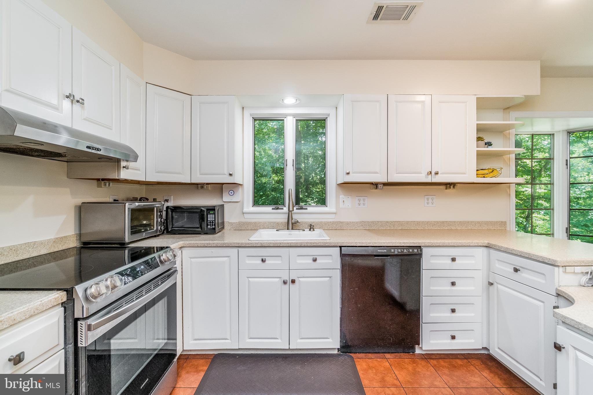 LONG BRANCH ESTATES - Residential