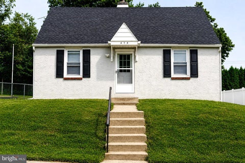 Photo of 475 Evergreen Avenue, PHILADELPHIA, PA 19128 (MLS # PAPH2661580)