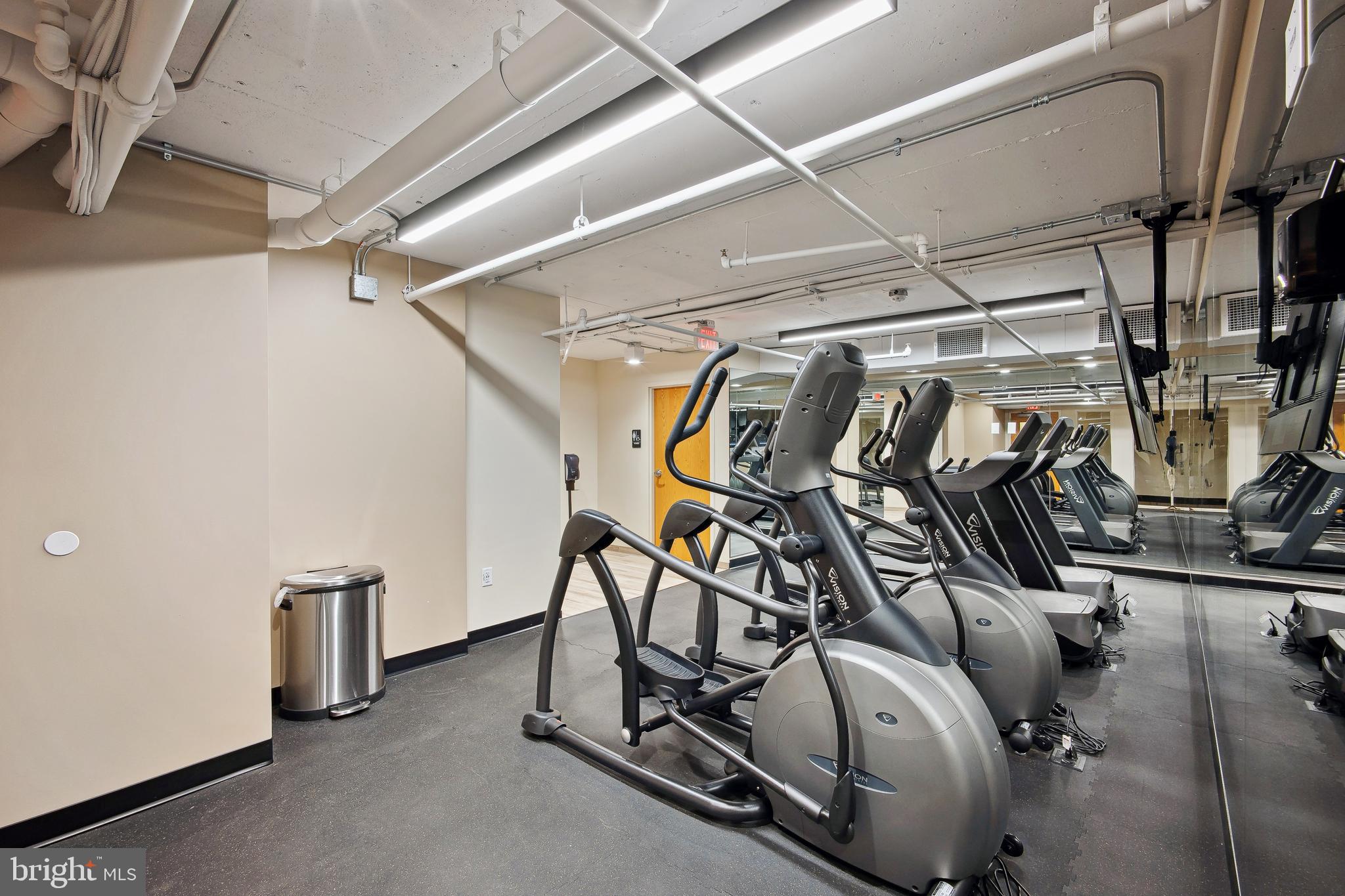 ENCORE OF MCLEAN - Residential