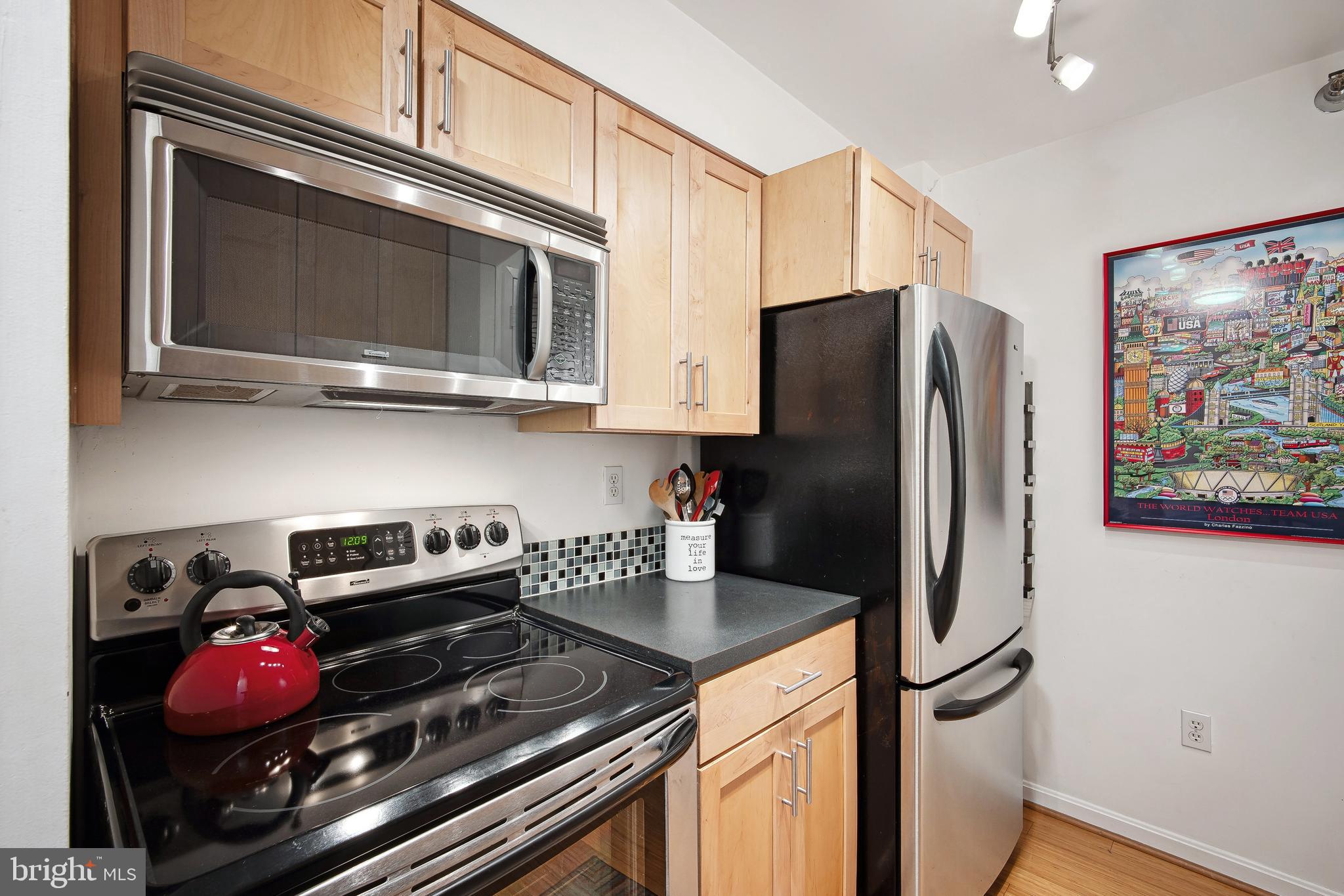 ENCORE OF MCLEAN - Residential