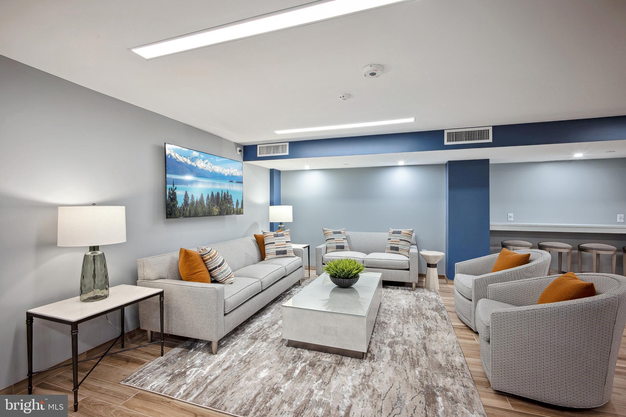 ENCORE OF MCLEAN - Residential