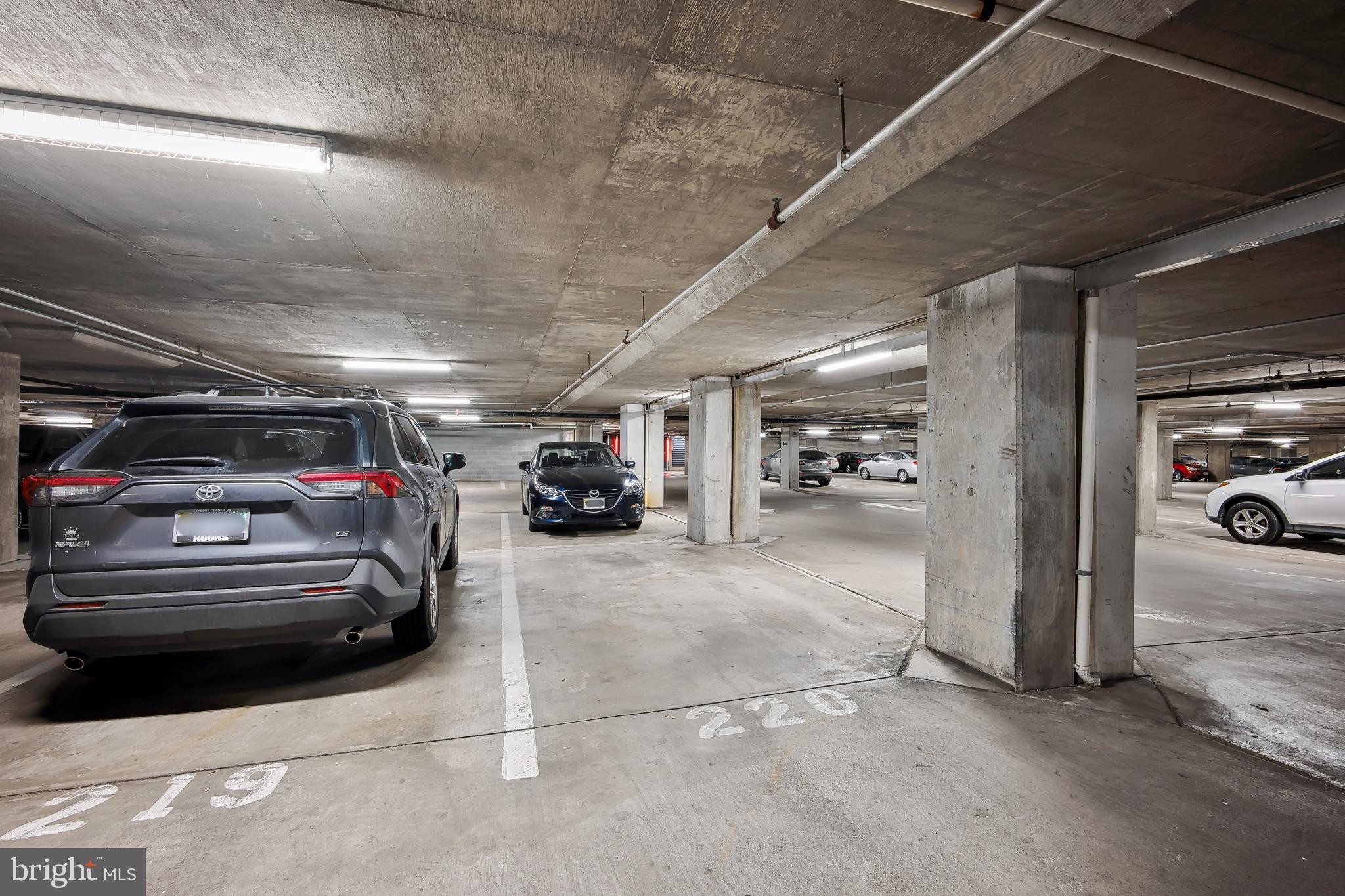 ENCORE OF MCLEAN - Residential