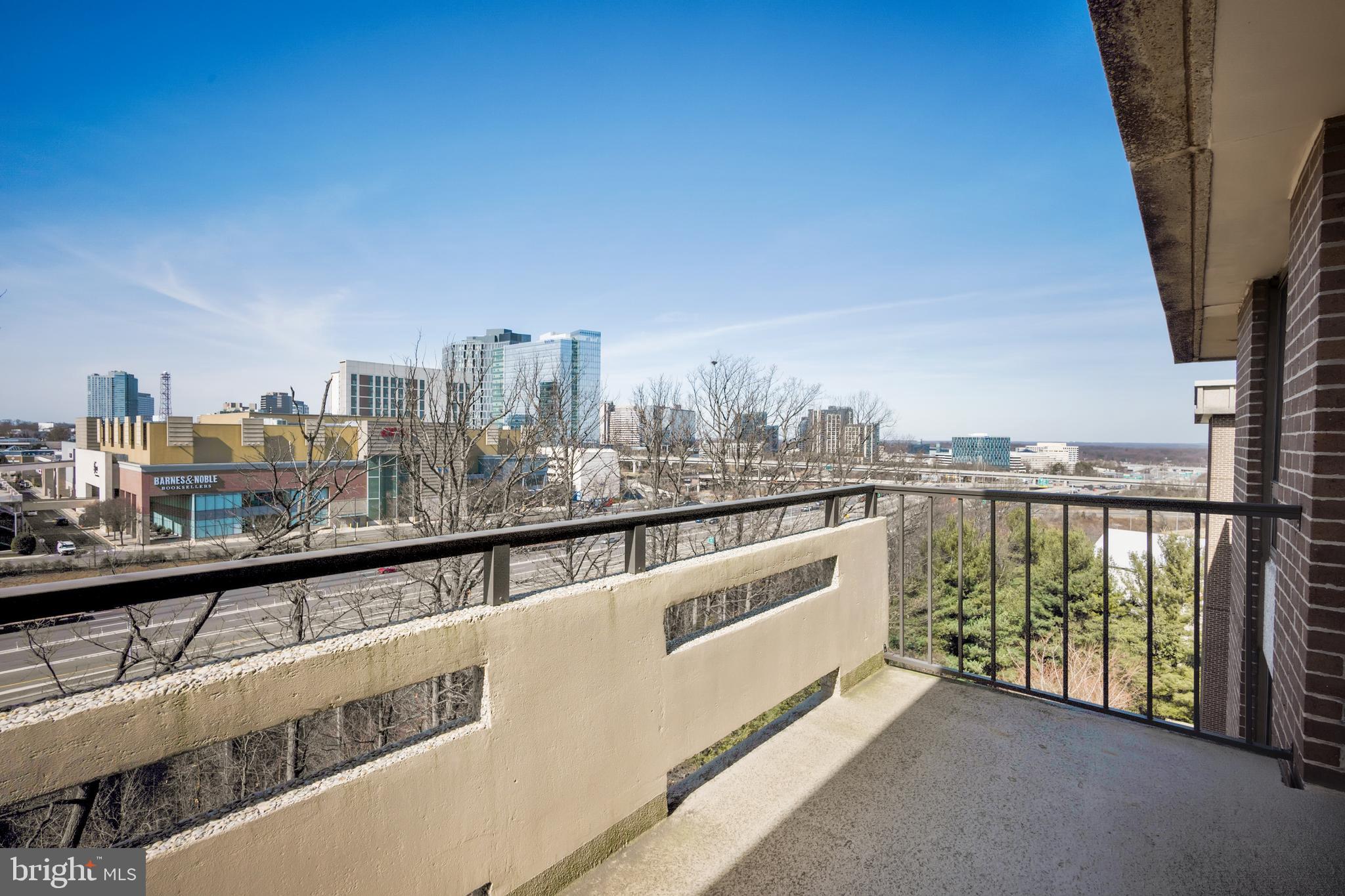 ENCORE OF MCLEAN - Residential