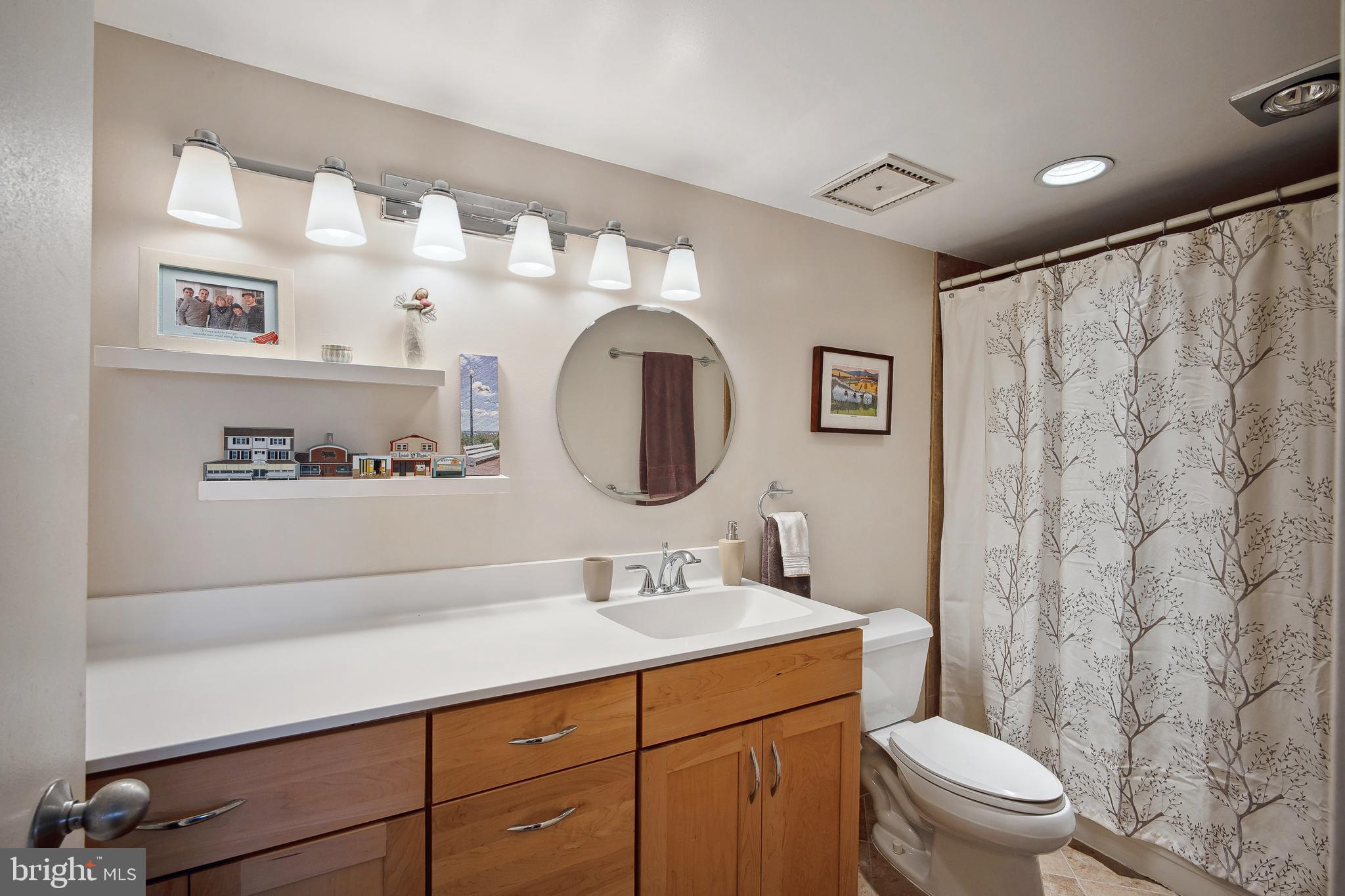 ENCORE OF MCLEAN - Residential