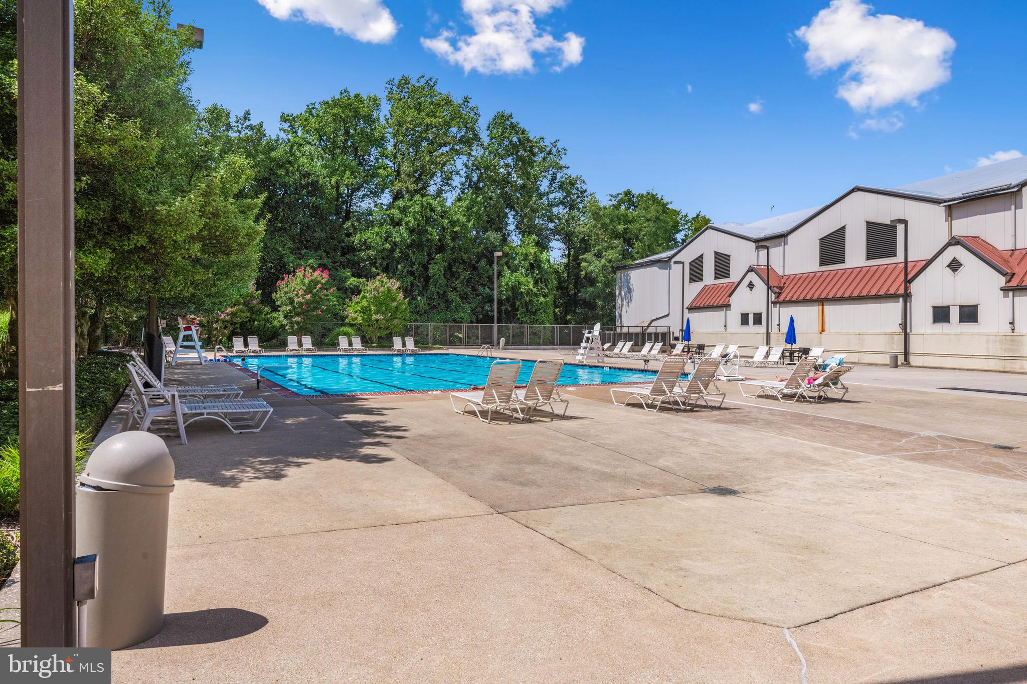 ENCORE OF MCLEAN - Residential