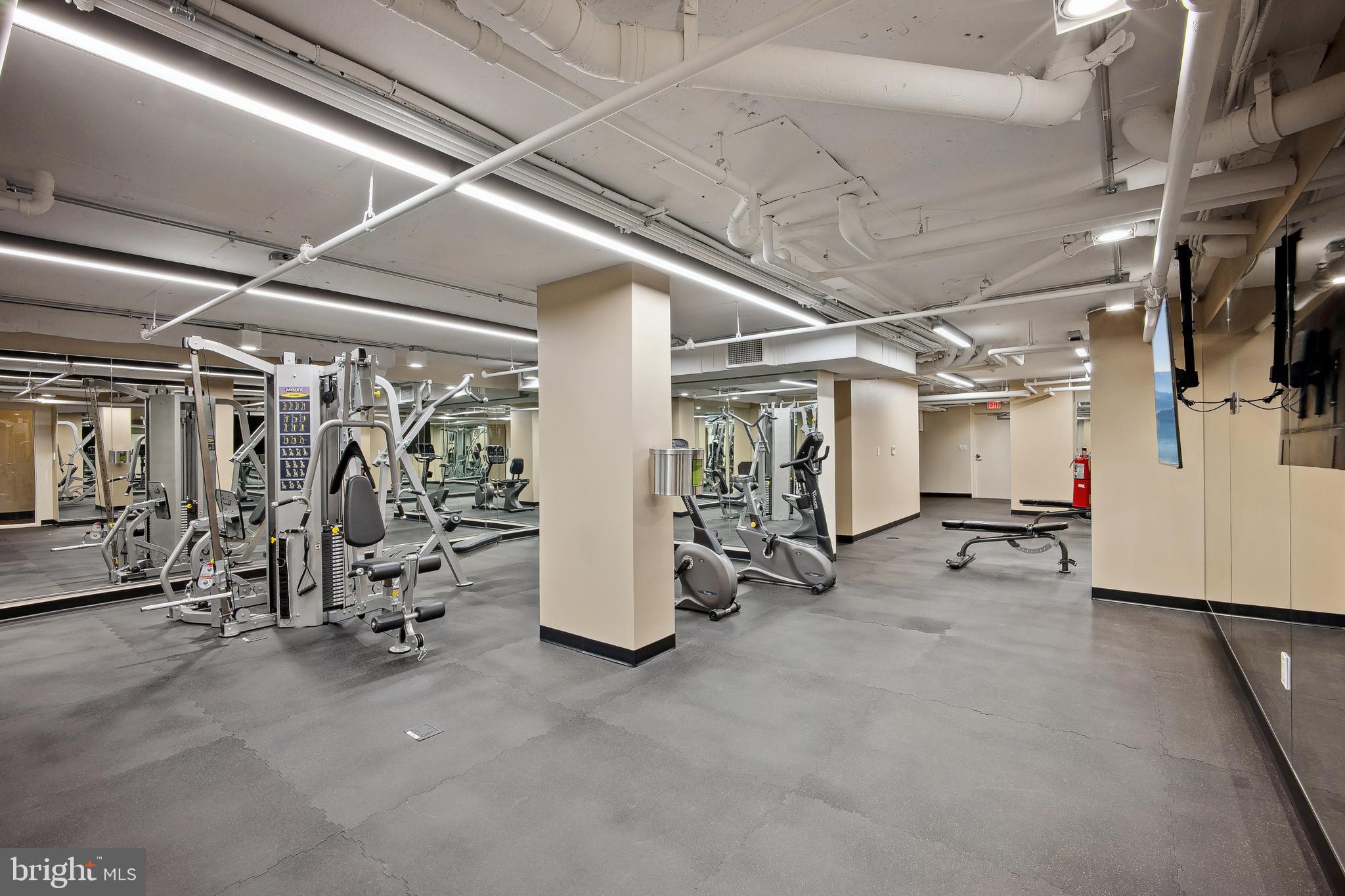 ENCORE OF MCLEAN - Residential