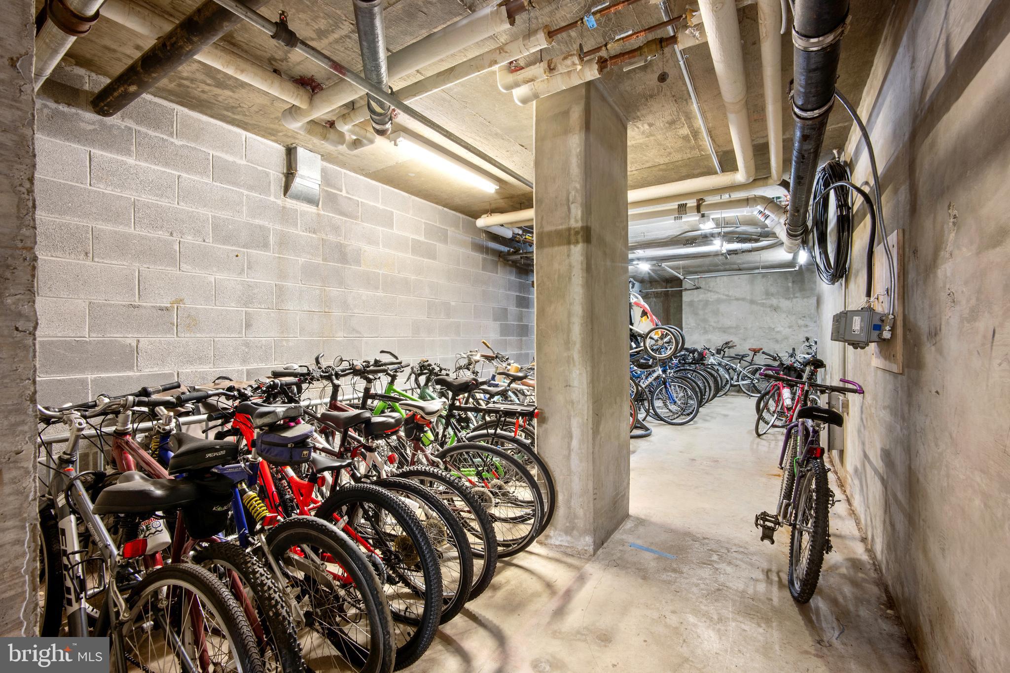 ENCORE OF MCLEAN - Residential