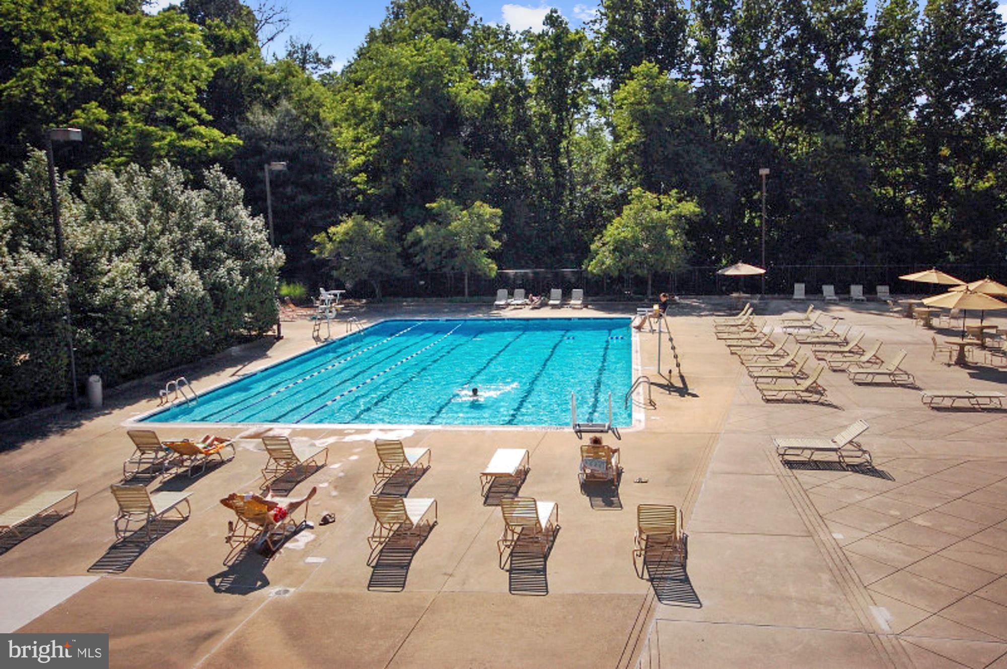 ENCORE OF MCLEAN - Residential