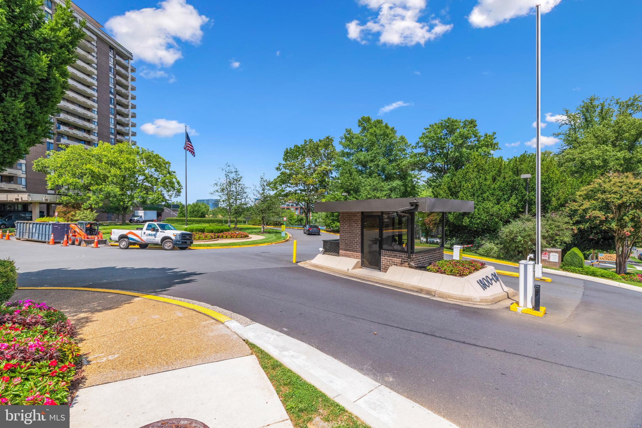 ENCORE OF MCLEAN - Residential