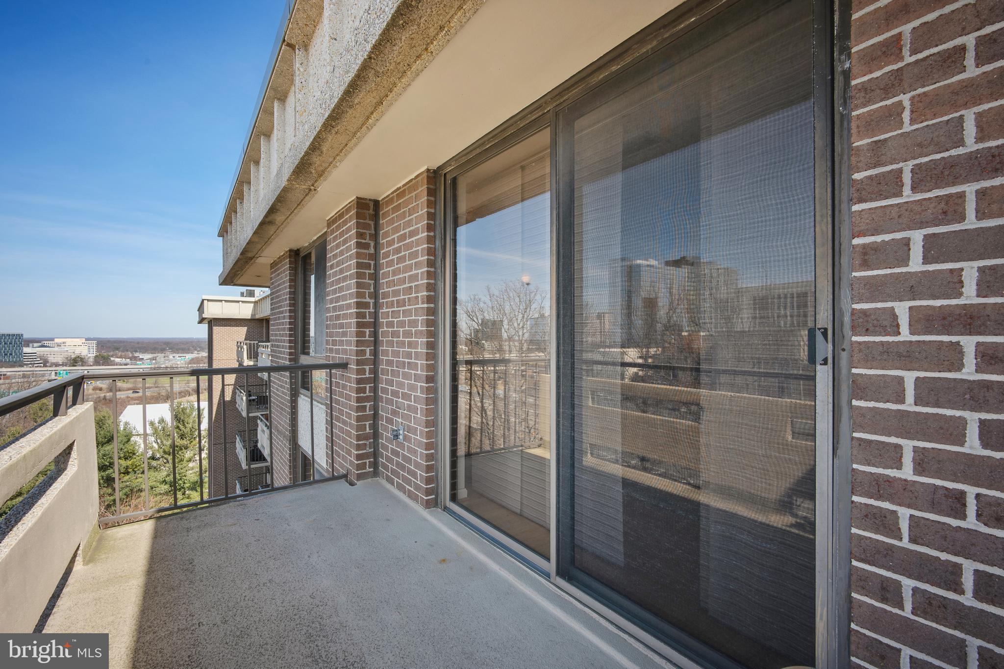 ENCORE OF MCLEAN - Residential