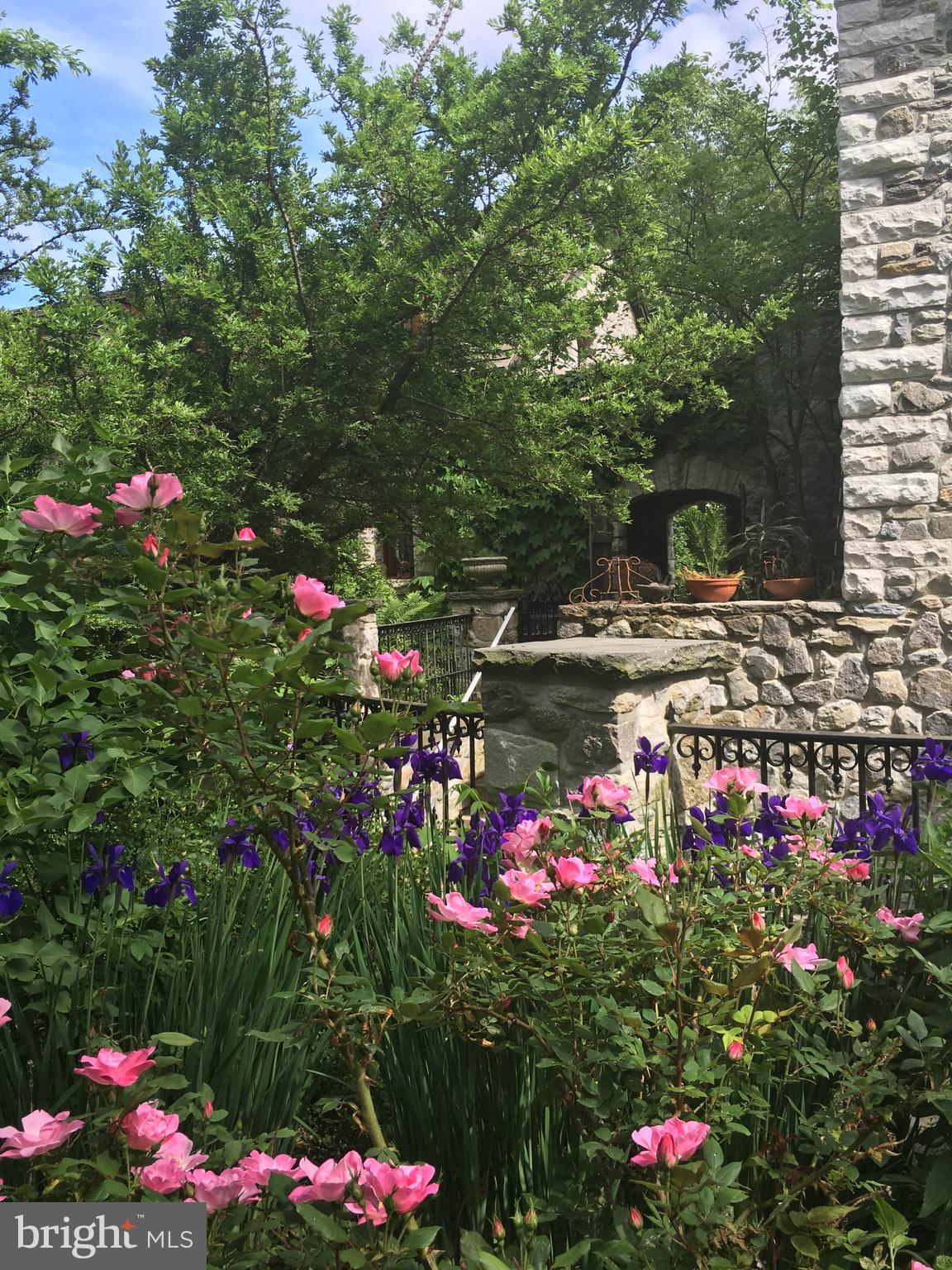 LAUREL RIDGE FARMS - Residential