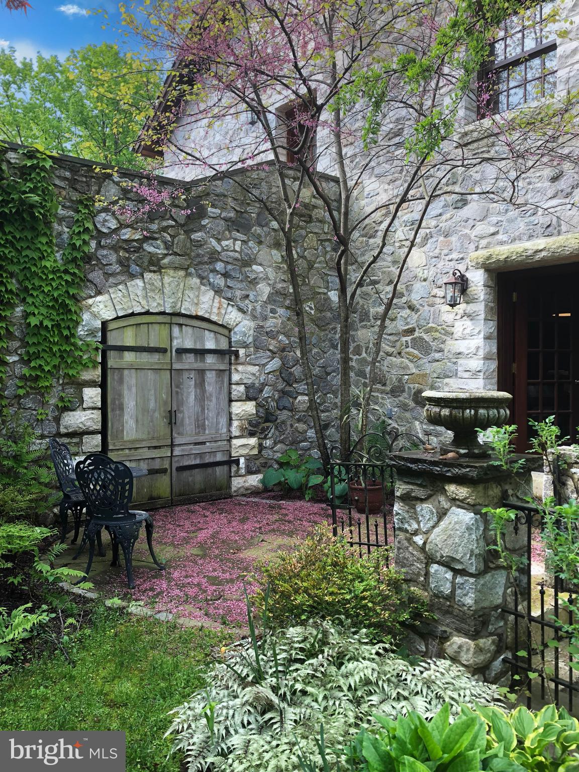 LAUREL RIDGE FARMS - Residential