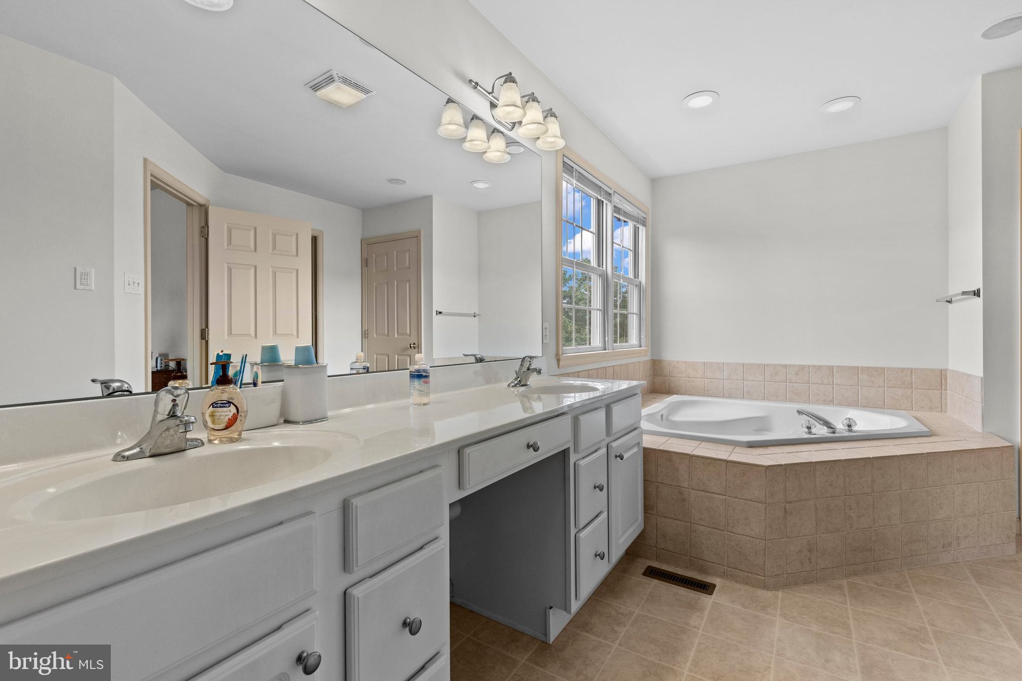 FAIRWINDS - Residential