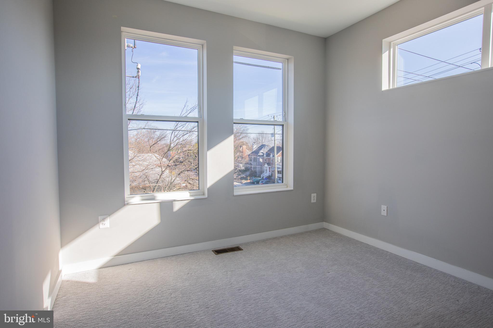 SILVER SPRING - Residential Lease