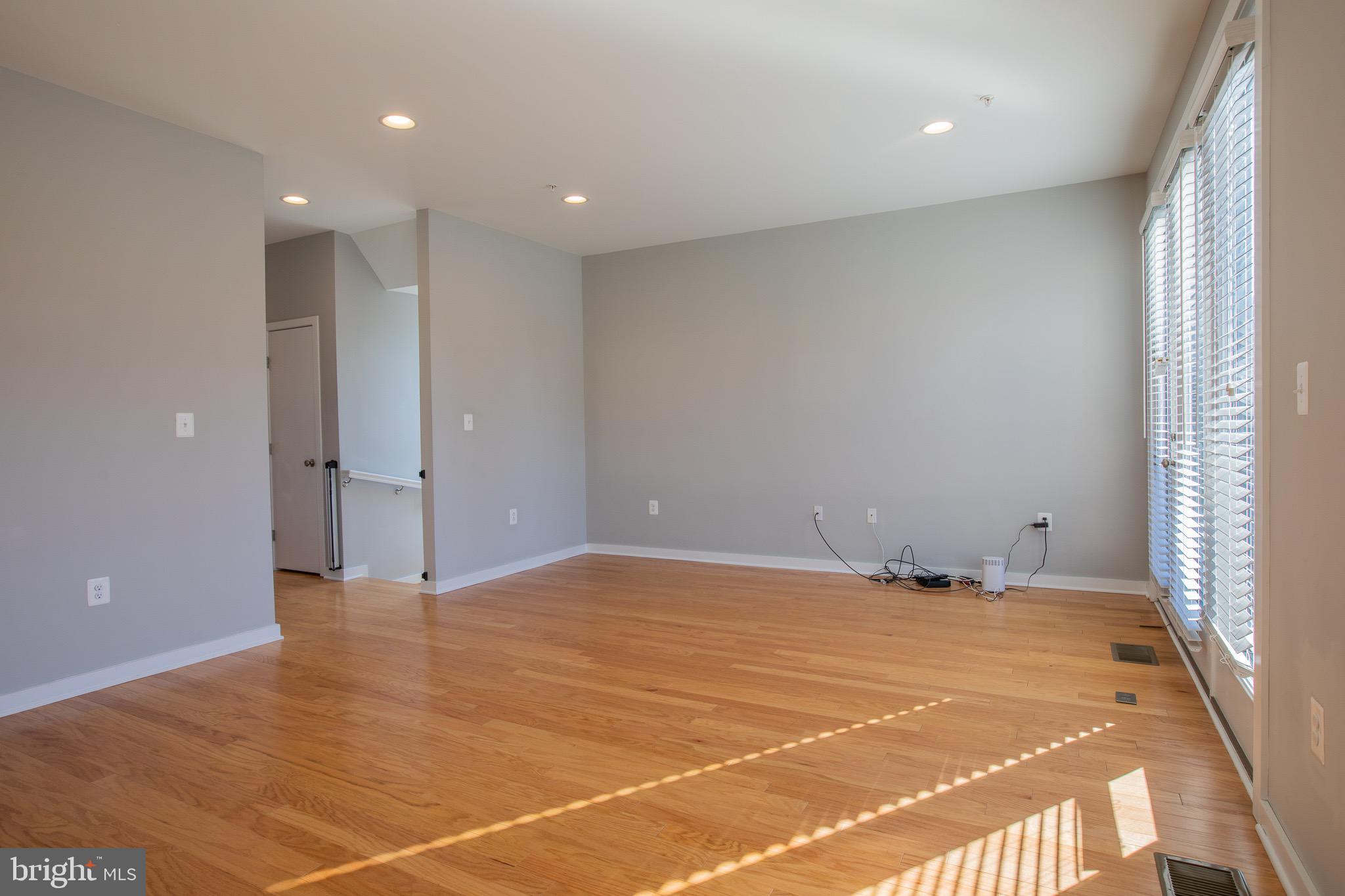 SILVER SPRING - Residential Lease