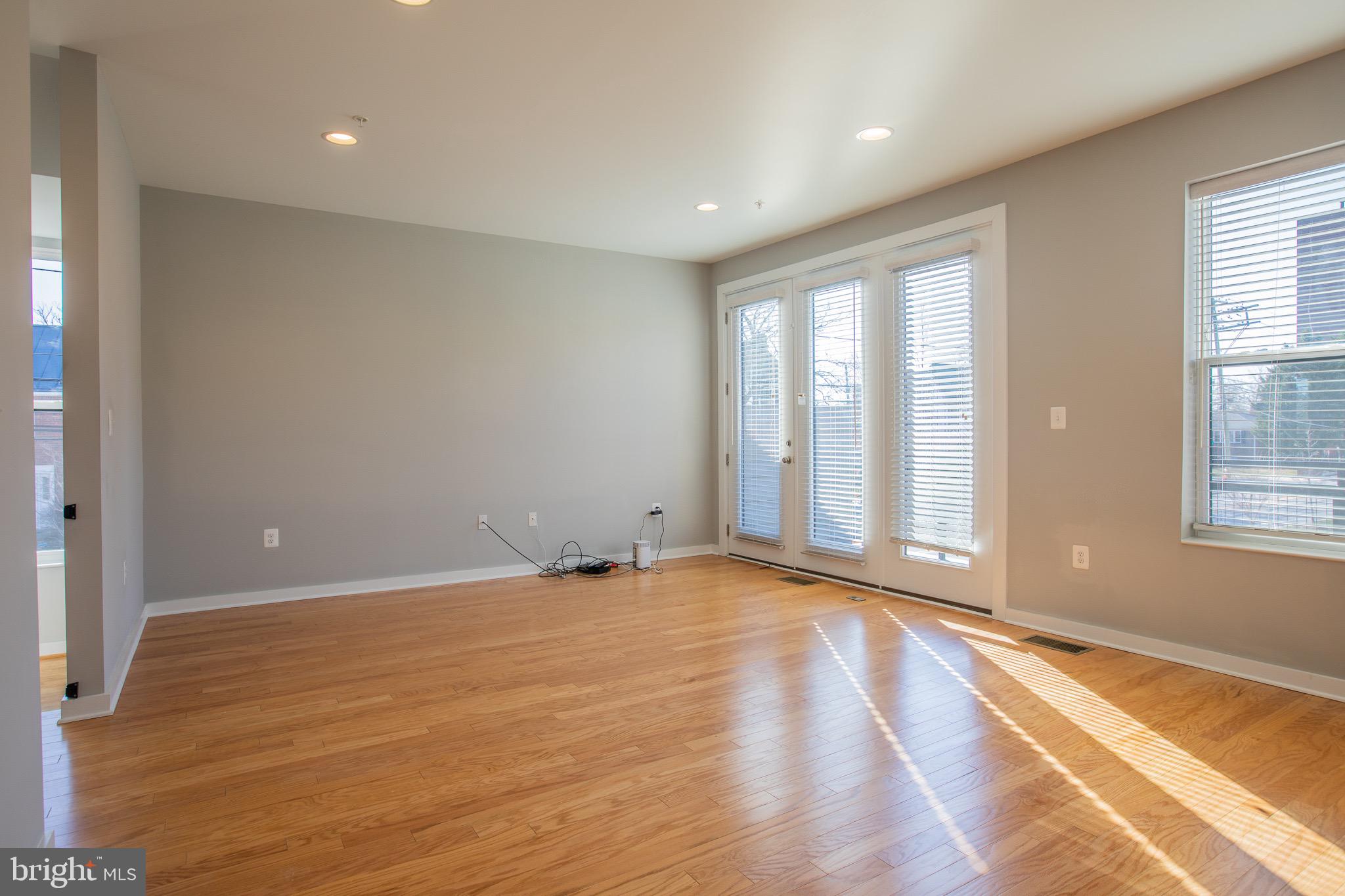 SILVER SPRING - Residential Lease