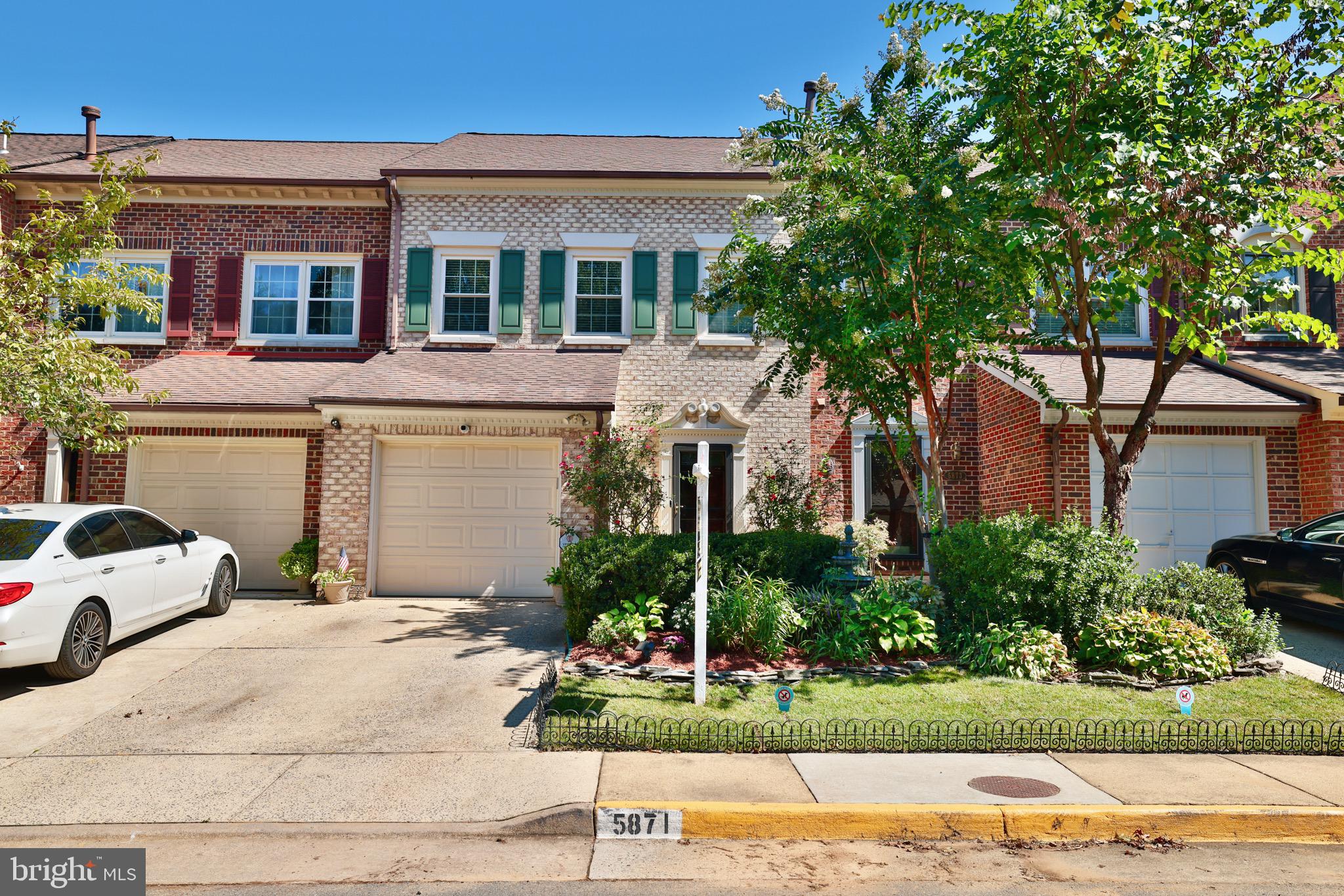 WOODFIELD ESTATES - Residential