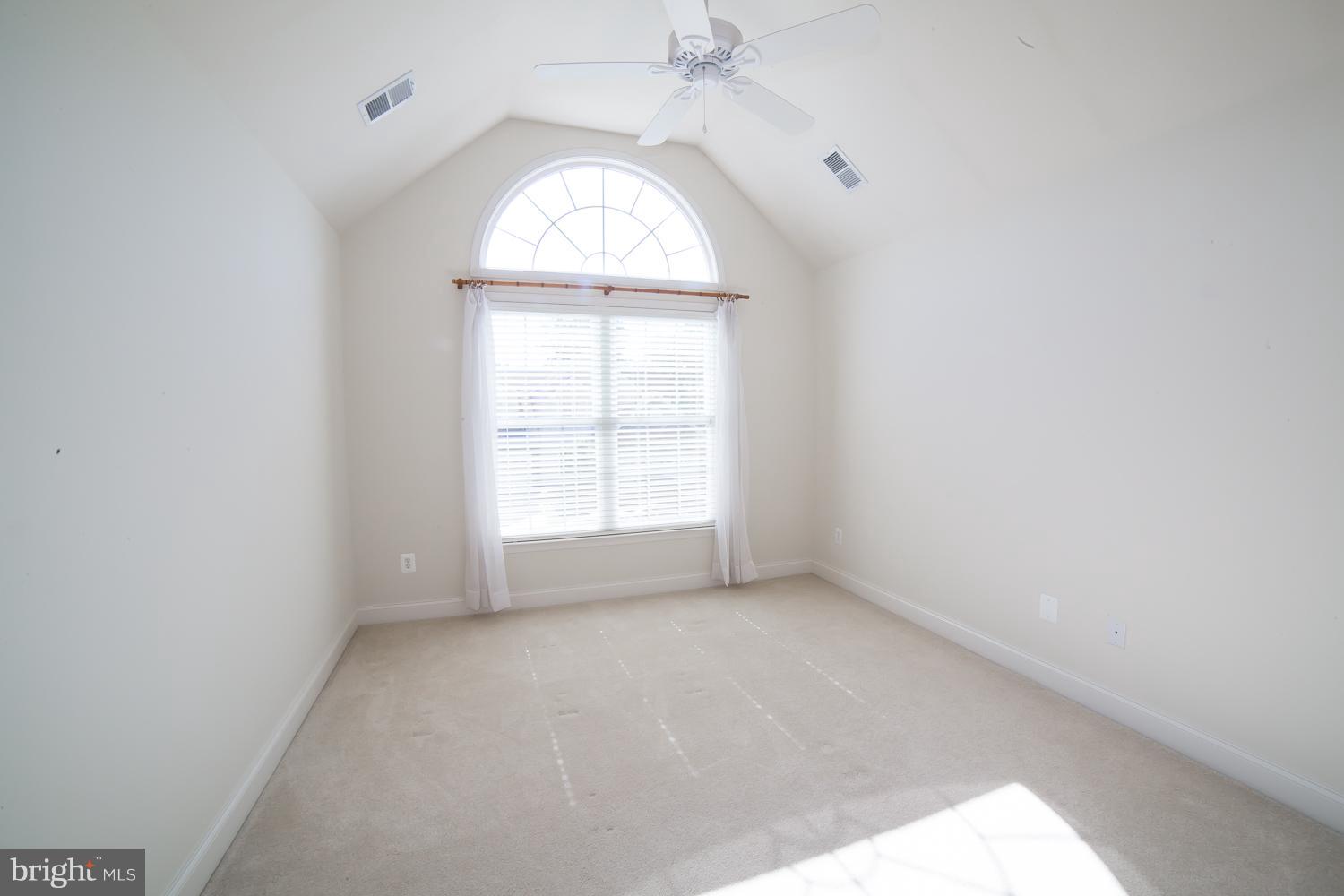 SOUTH RIDING - Residential