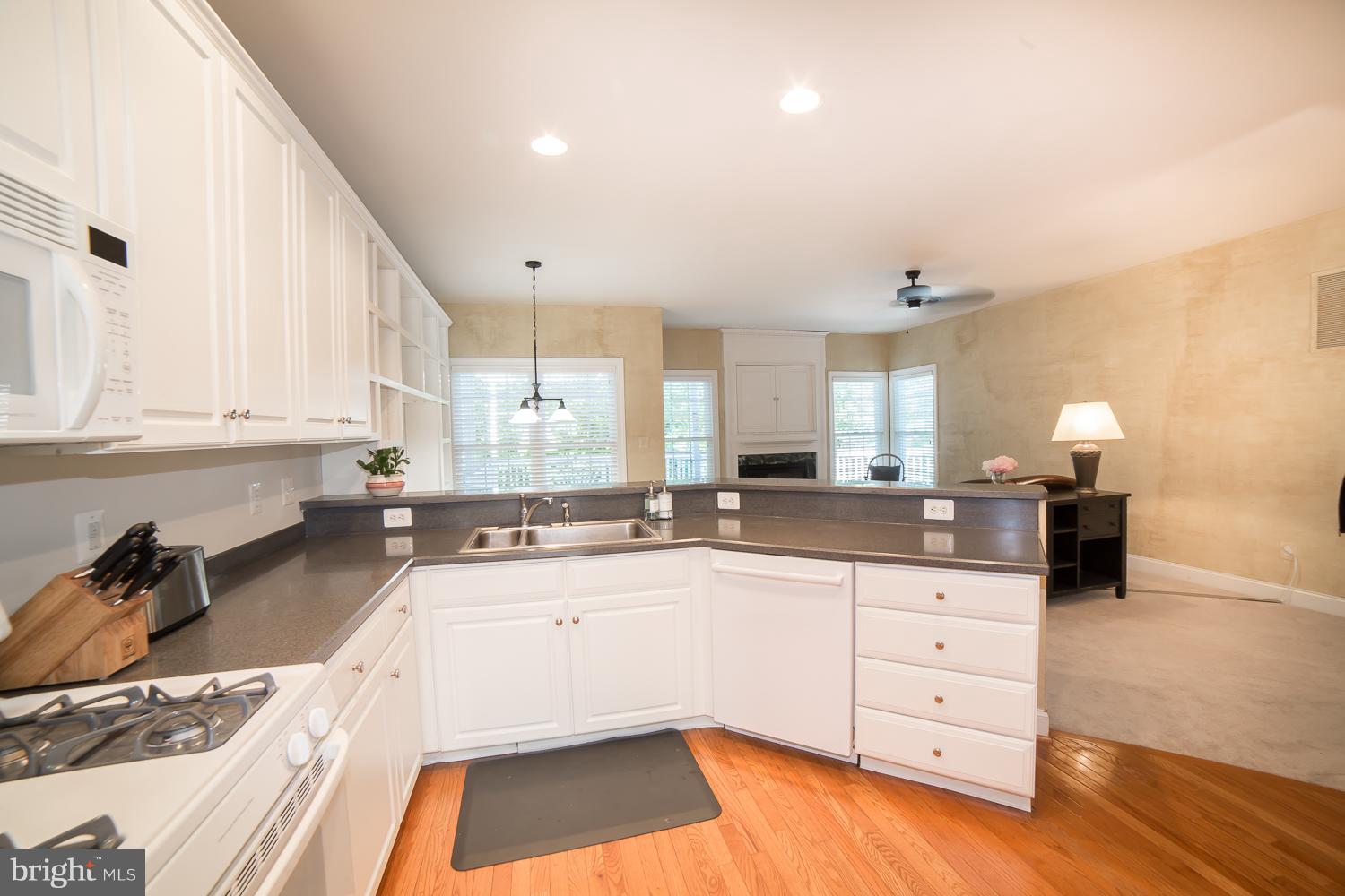 SOUTH RIDING - Residential