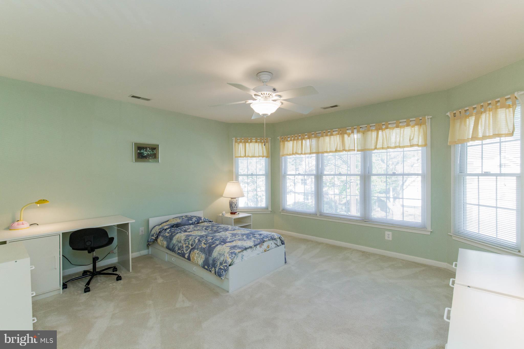 AYRLAWN - Residential