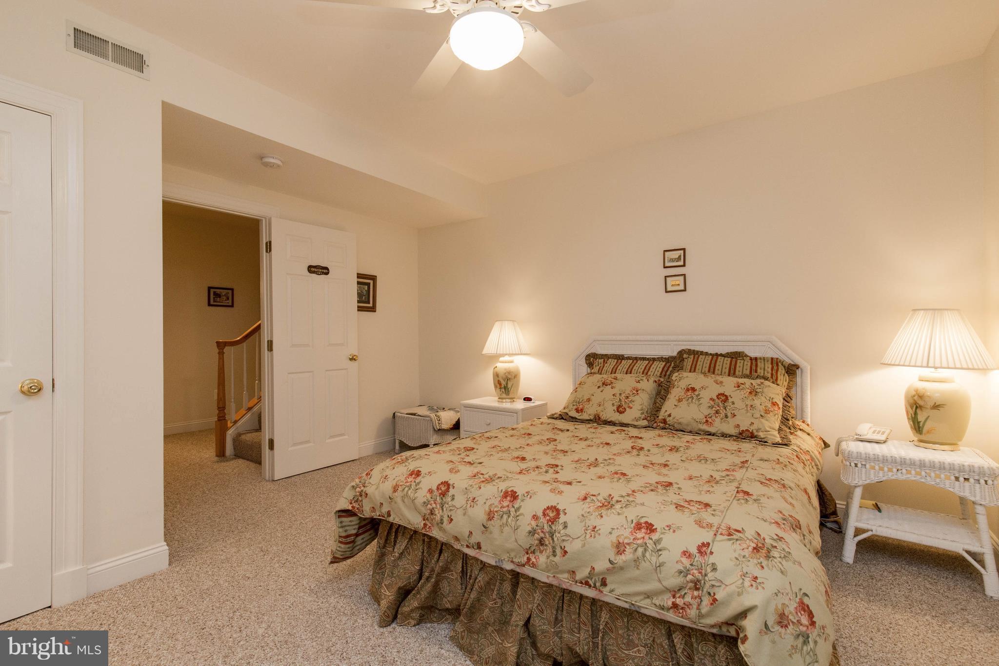 AYRLAWN - Residential