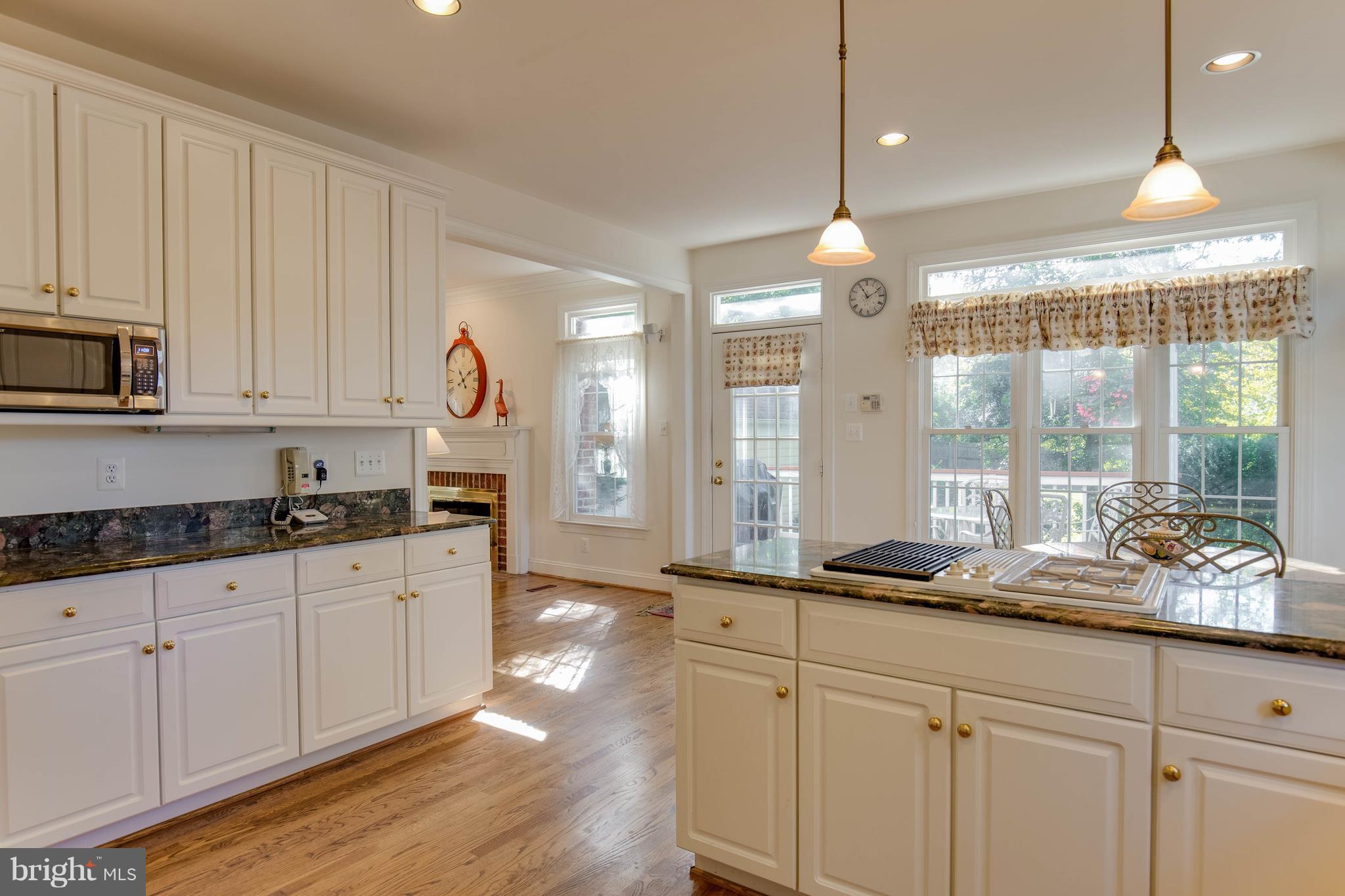 AYRLAWN - Residential