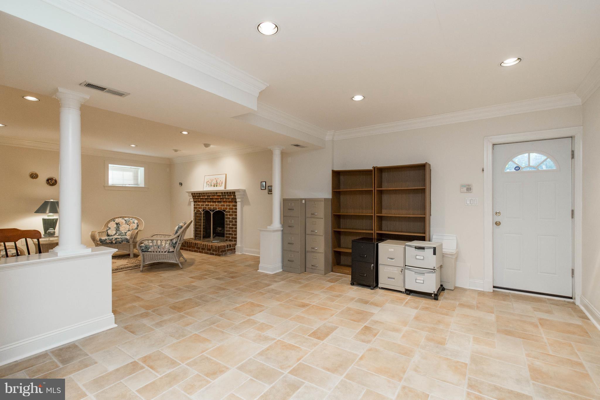 AYRLAWN - Residential