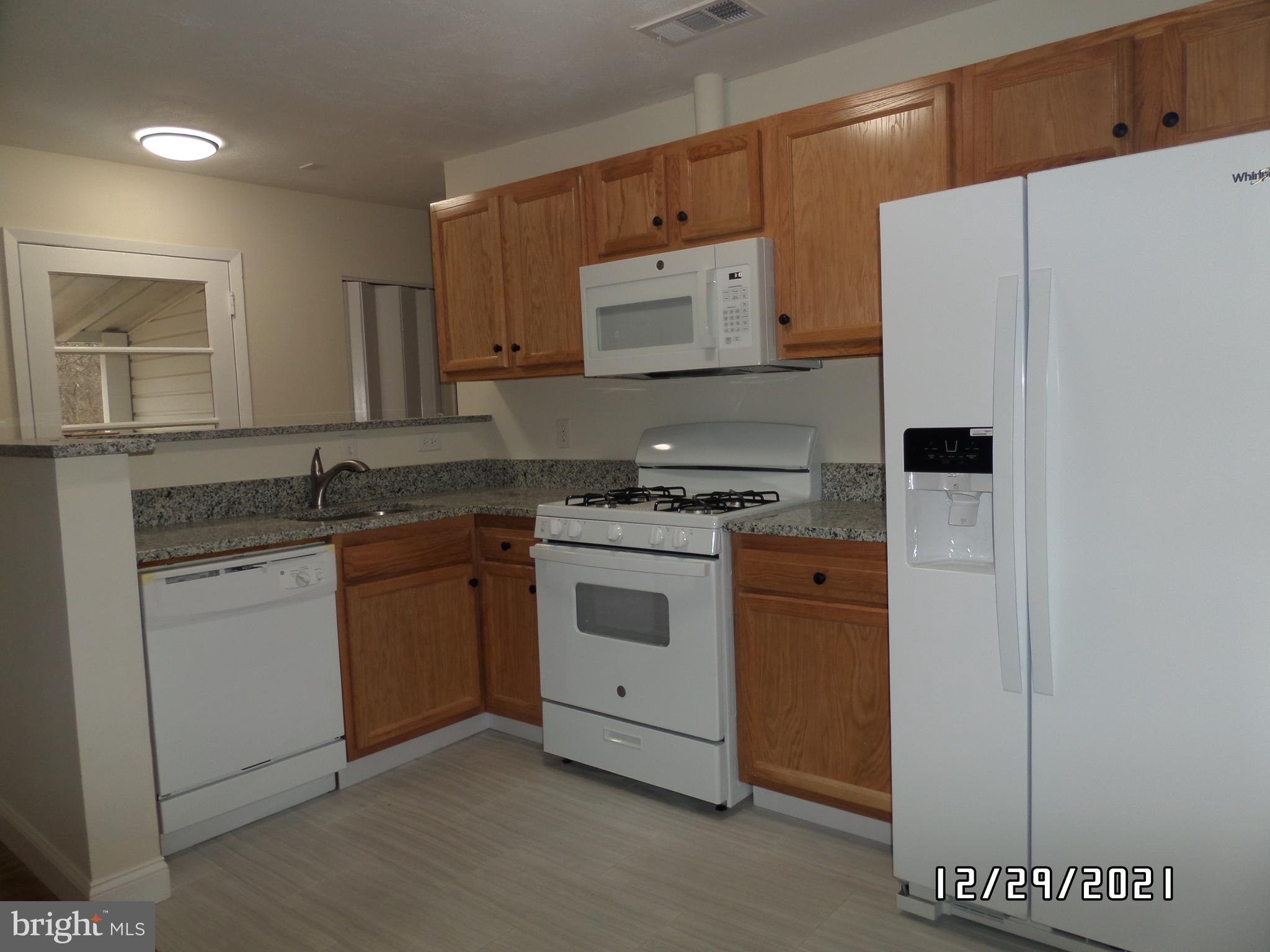 ROCK CREEK PALISADES - Residential Lease