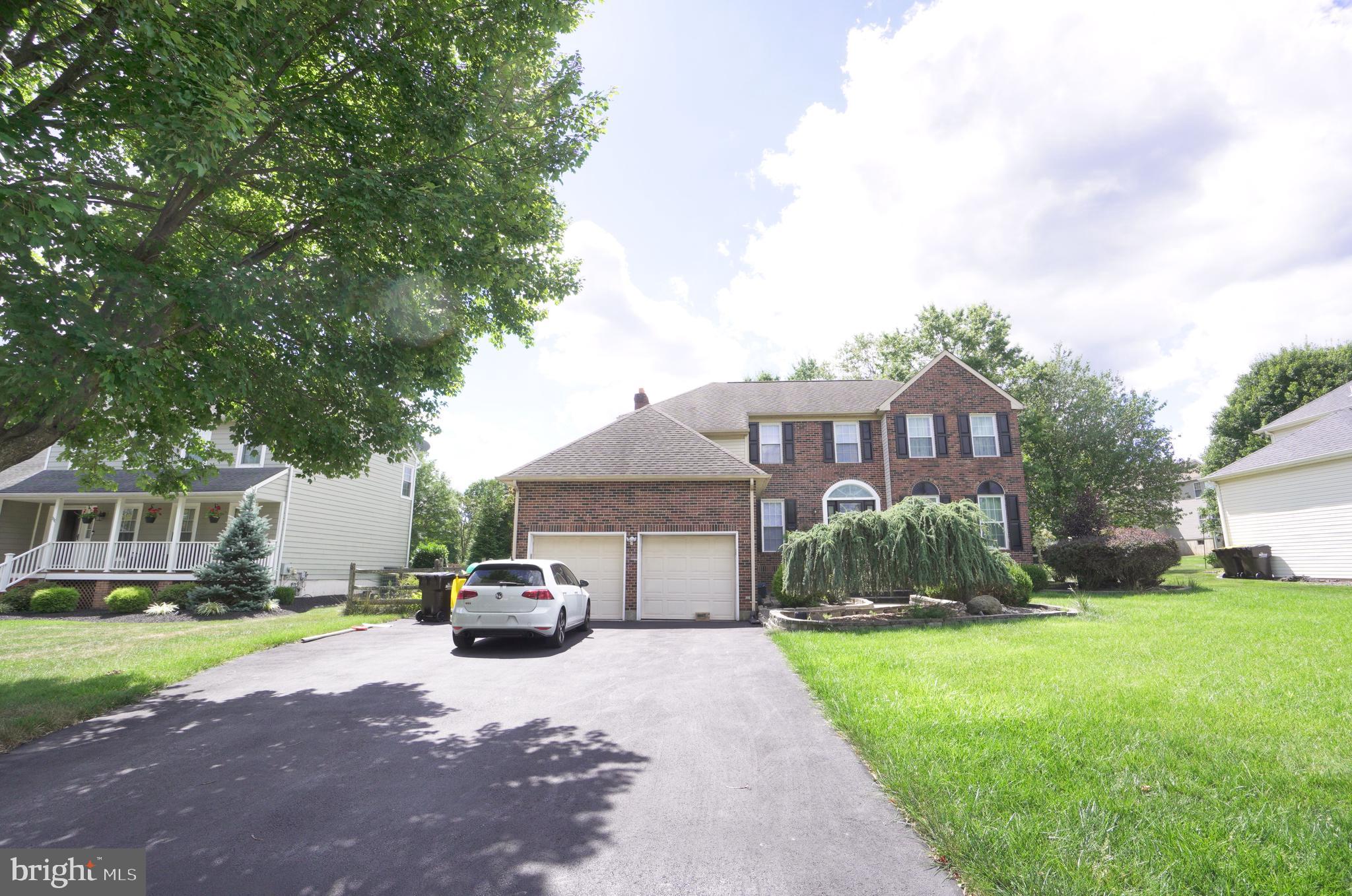 Move‑in ready 4‑bed, 2.5‑bath detached single-family home in Stone Ridge! This home features a 2‑car garage, private backyard, newly upgraded bathrooms, and a upgraded kitchen. Hardwood flooring extends throughout all levels, and recessed lighting is featured in every bedroom. The fully finished basement offers additional living space and abundant storage. Landlord covers trash, recycling.
Enjoy a prime location close to shopping, dining, and entertainment in Lansdale and Montgomeryville. Minutes to grocery stores, restaurants, and the Montgomery Mall. Easy access to Routes 63, 309, and the PA Turnpike for a quick commute to Philadelphia or surrounding areas. Highly rated North Penn School District and nearby parks, walking trails, and recreational facilities make this home perfect for comfortable living.