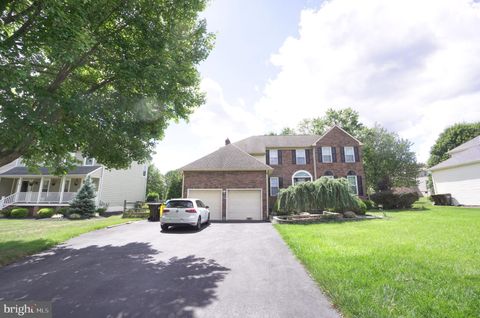 Photo of 113 N Stone Ridge Drive, LANSDALE, PA 19446 (MLS # PAMC2150232)