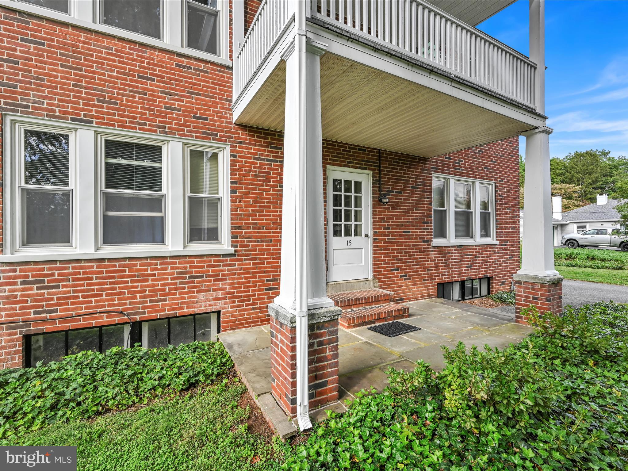 15 E ROSEVILLE ROAD