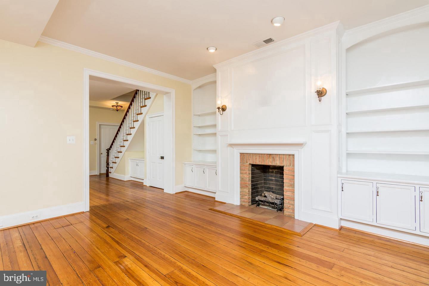 HISTORIC DISTRICT - Residential Lease