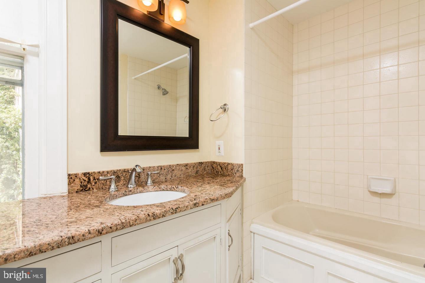 HISTORIC DISTRICT - Residential Lease