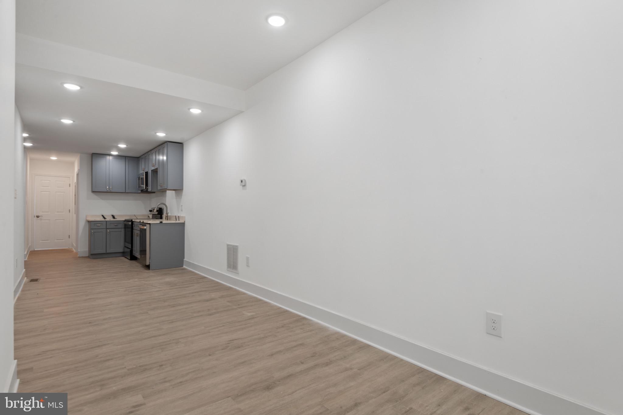 SANDTOWN-WINCHESTER - Residential