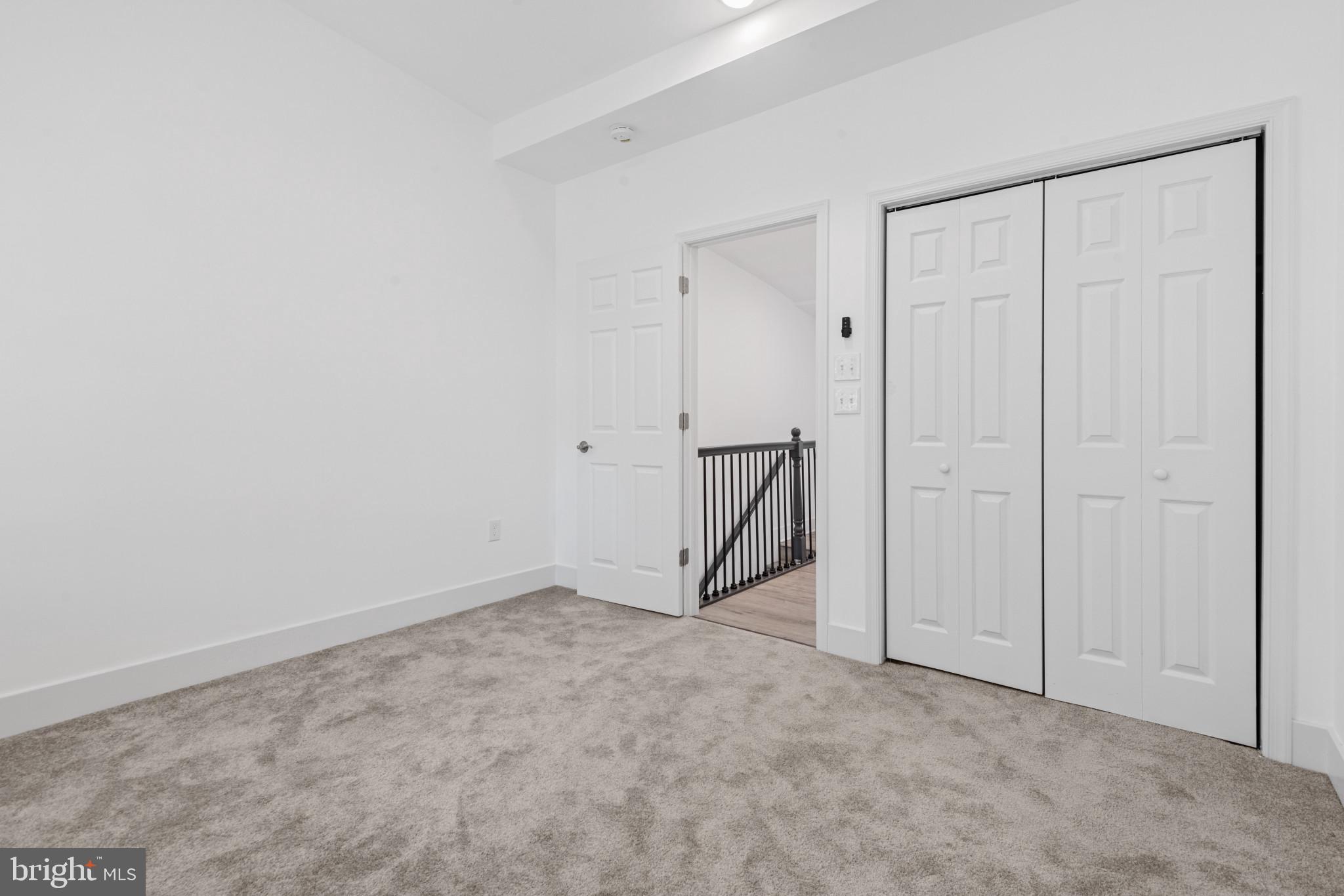SANDTOWN-WINCHESTER - Residential