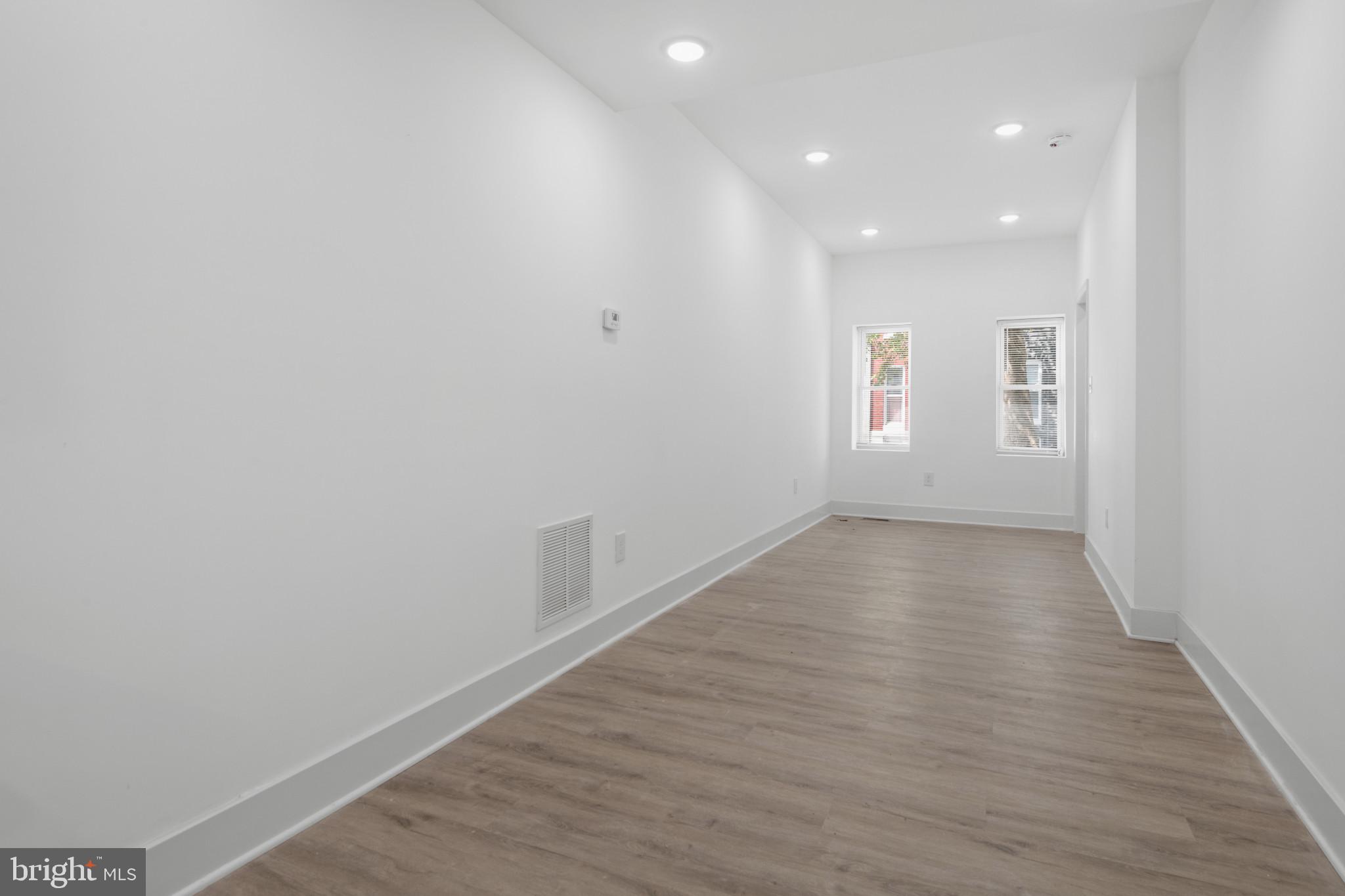 SANDTOWN-WINCHESTER - Residential