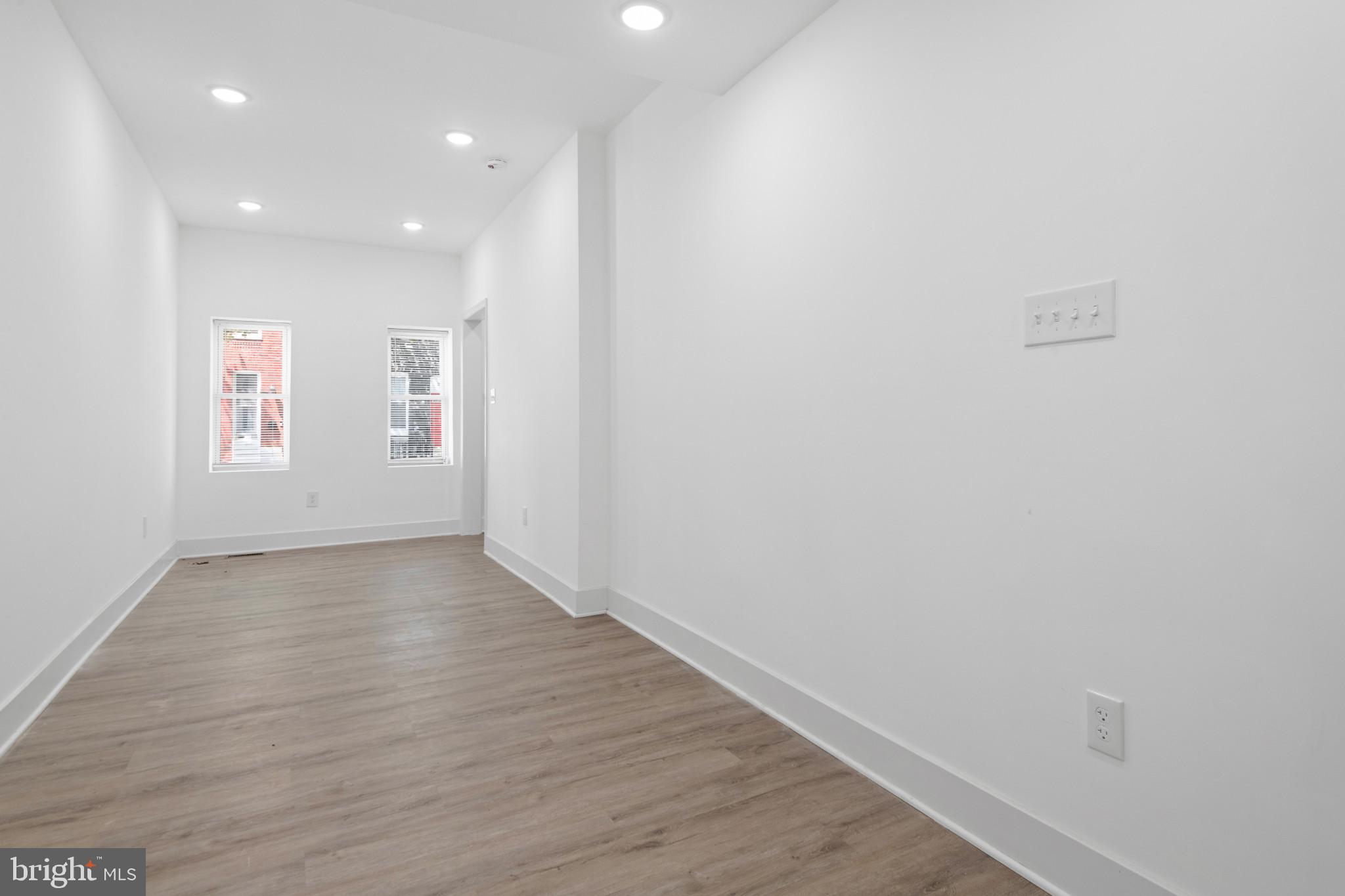 SANDTOWN-WINCHESTER - Residential