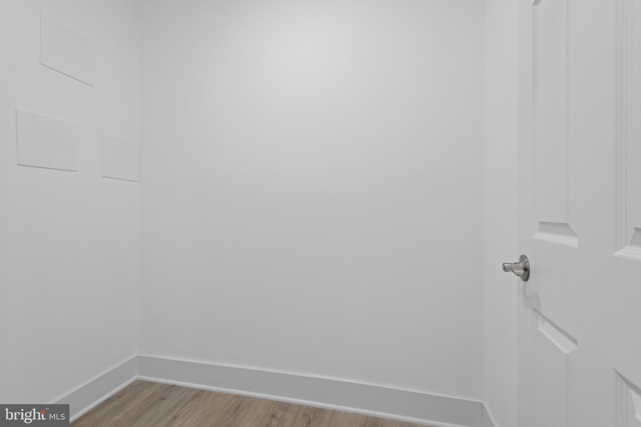 SANDTOWN-WINCHESTER - Residential