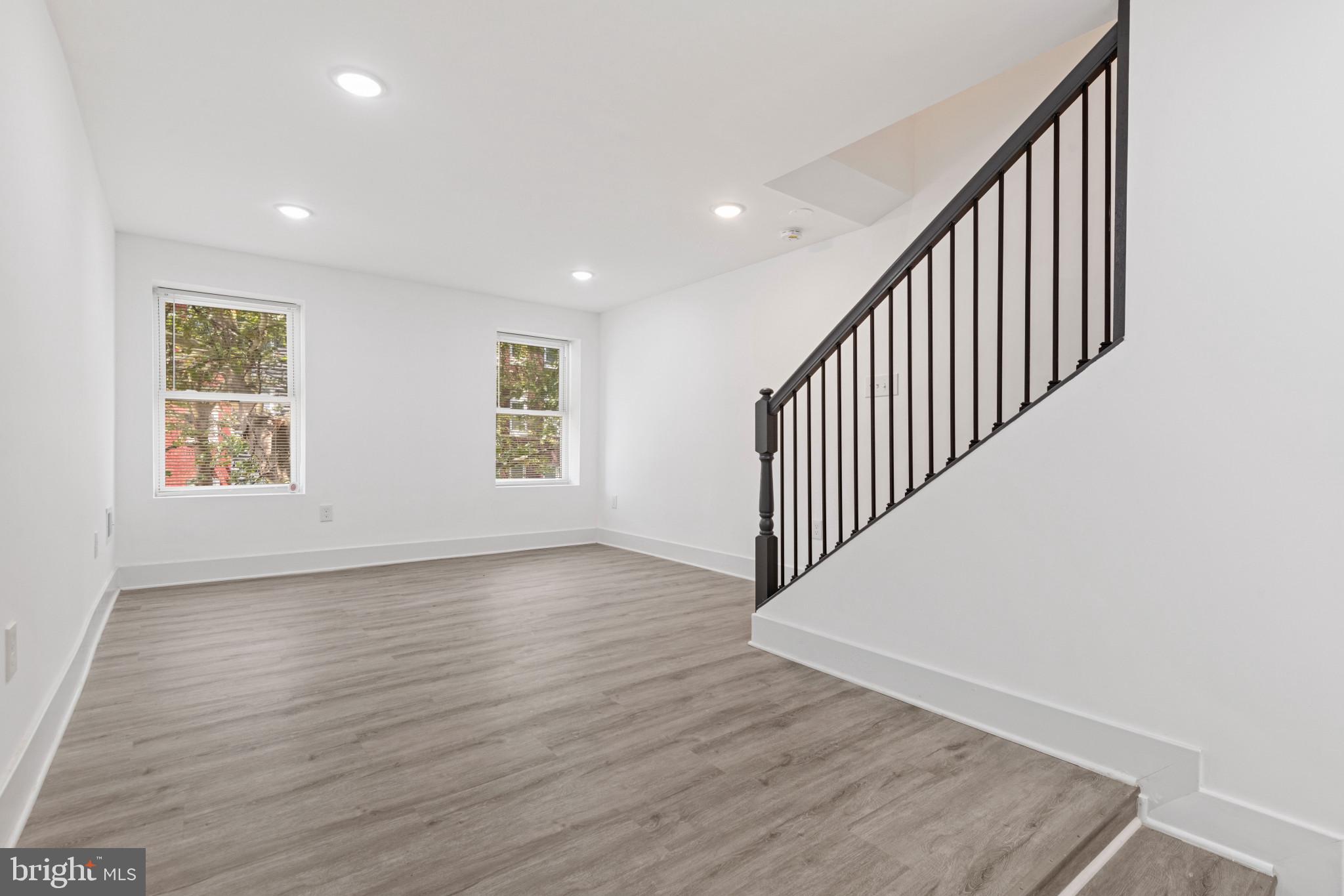SANDTOWN-WINCHESTER - Residential