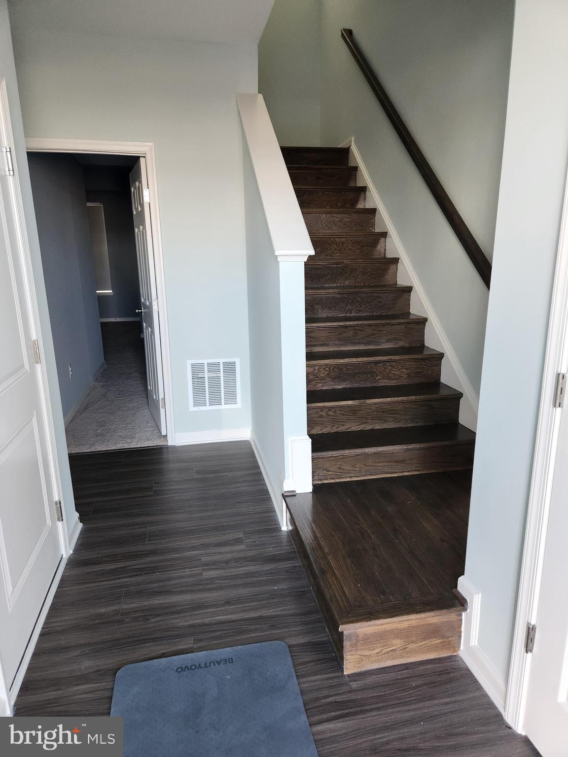 OVERLOOK AT RIVERSIDE - Residential Lease